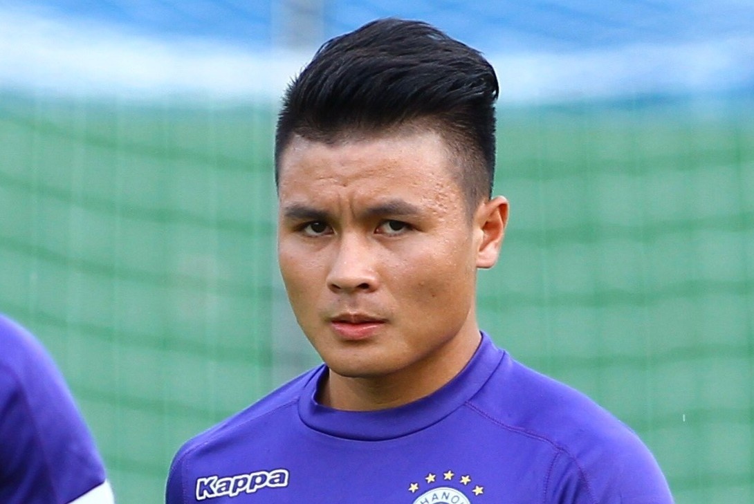 Quang Hai va dong nghiep phai xet nghiem Covid-19 hinh anh