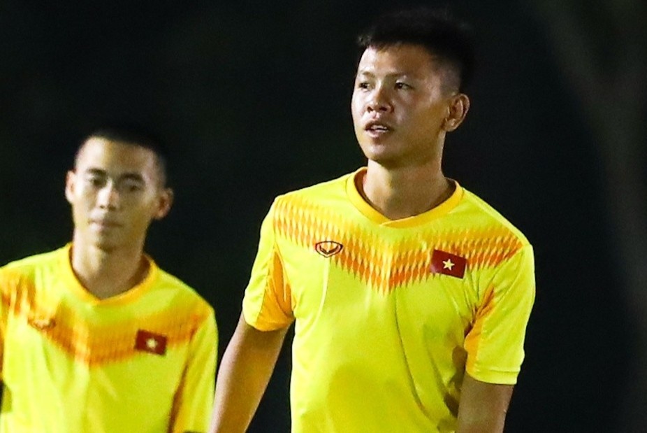 U19 Viet Nam thua trang doi Pho Hien hinh anh