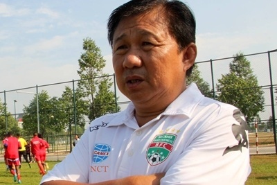 CLB Binh Duong loay hoay voi HLV Dang Tran Chinh hinh anh