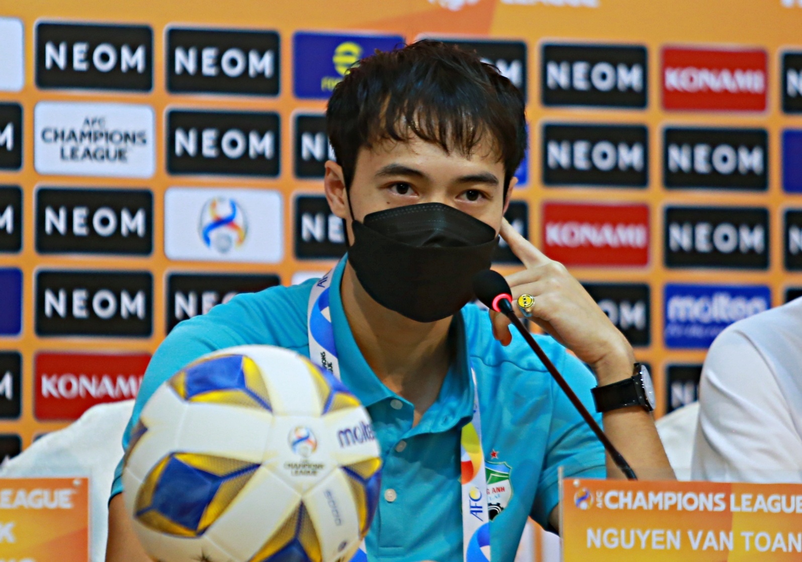 Van Toan chua quyet dinh roi HAGL hinh anh