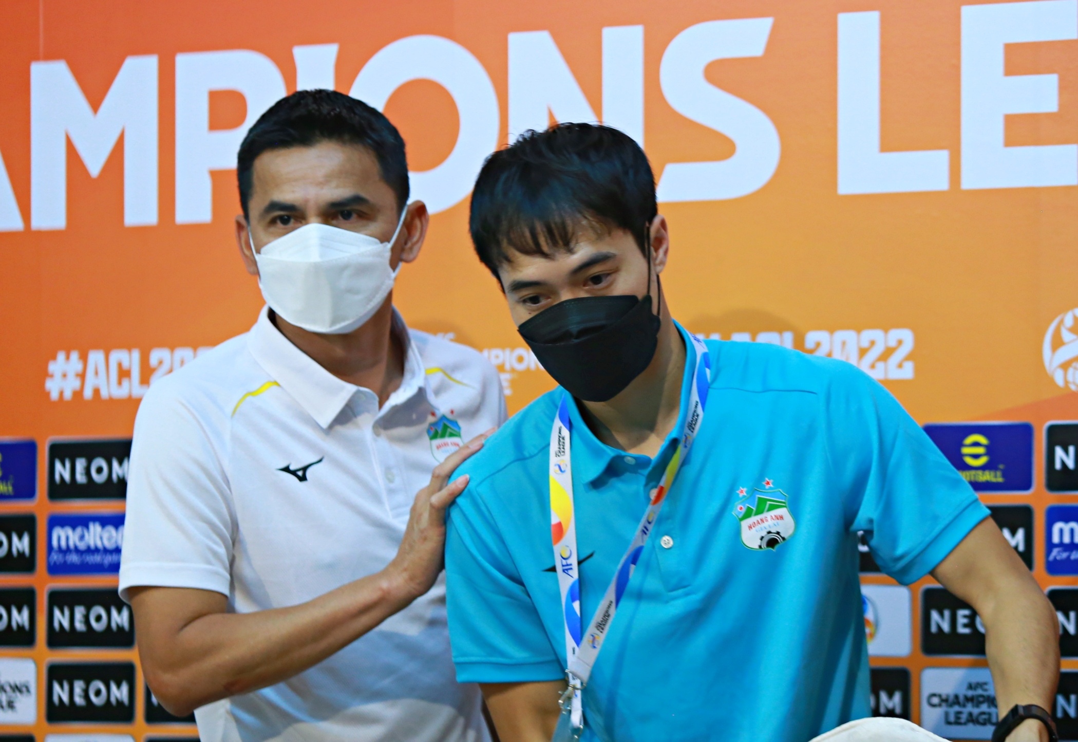 van toan chua xac dinh roi hagl anh 1