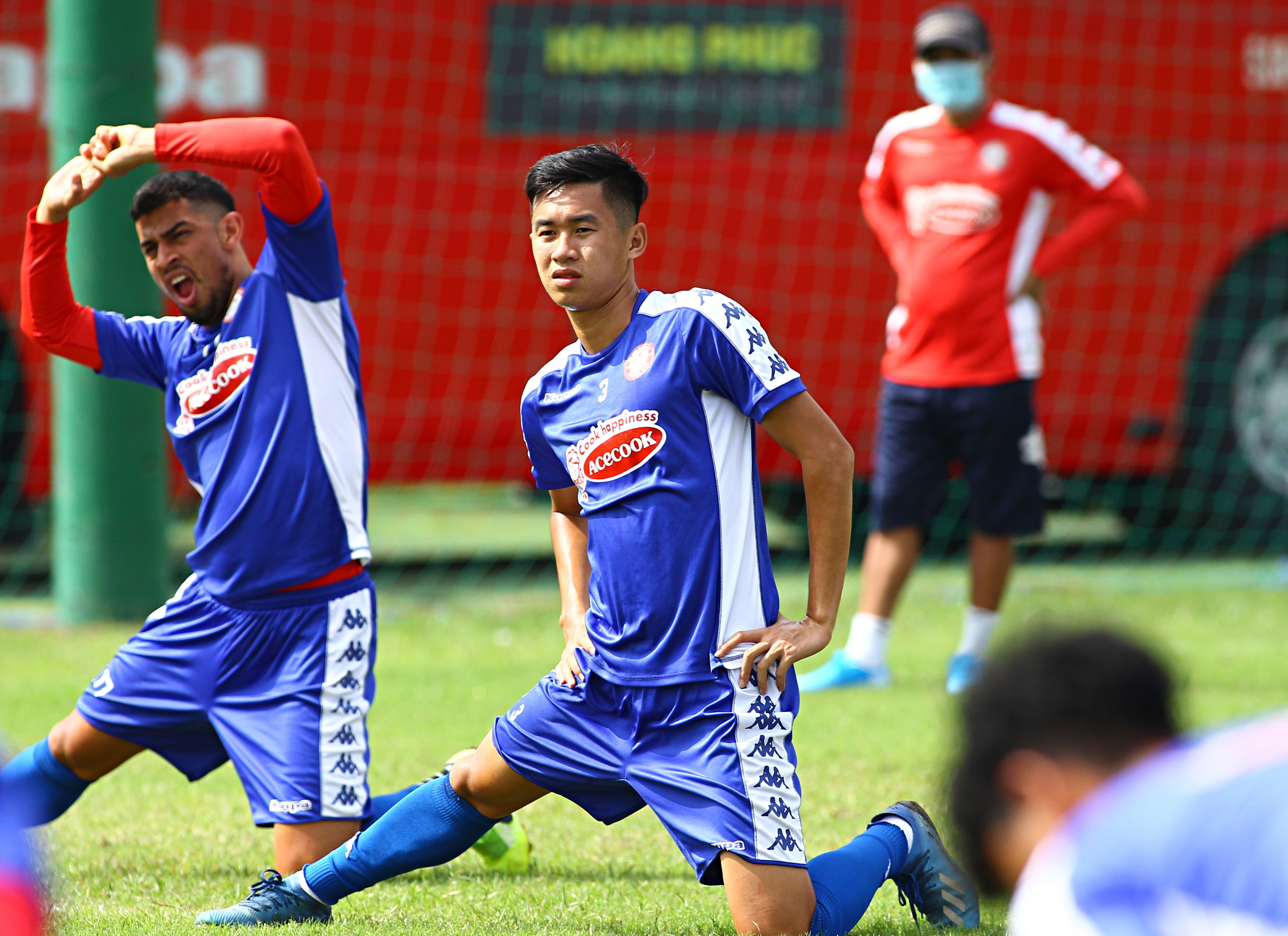 cong phuong vang tap clb tp.hcm anh 4