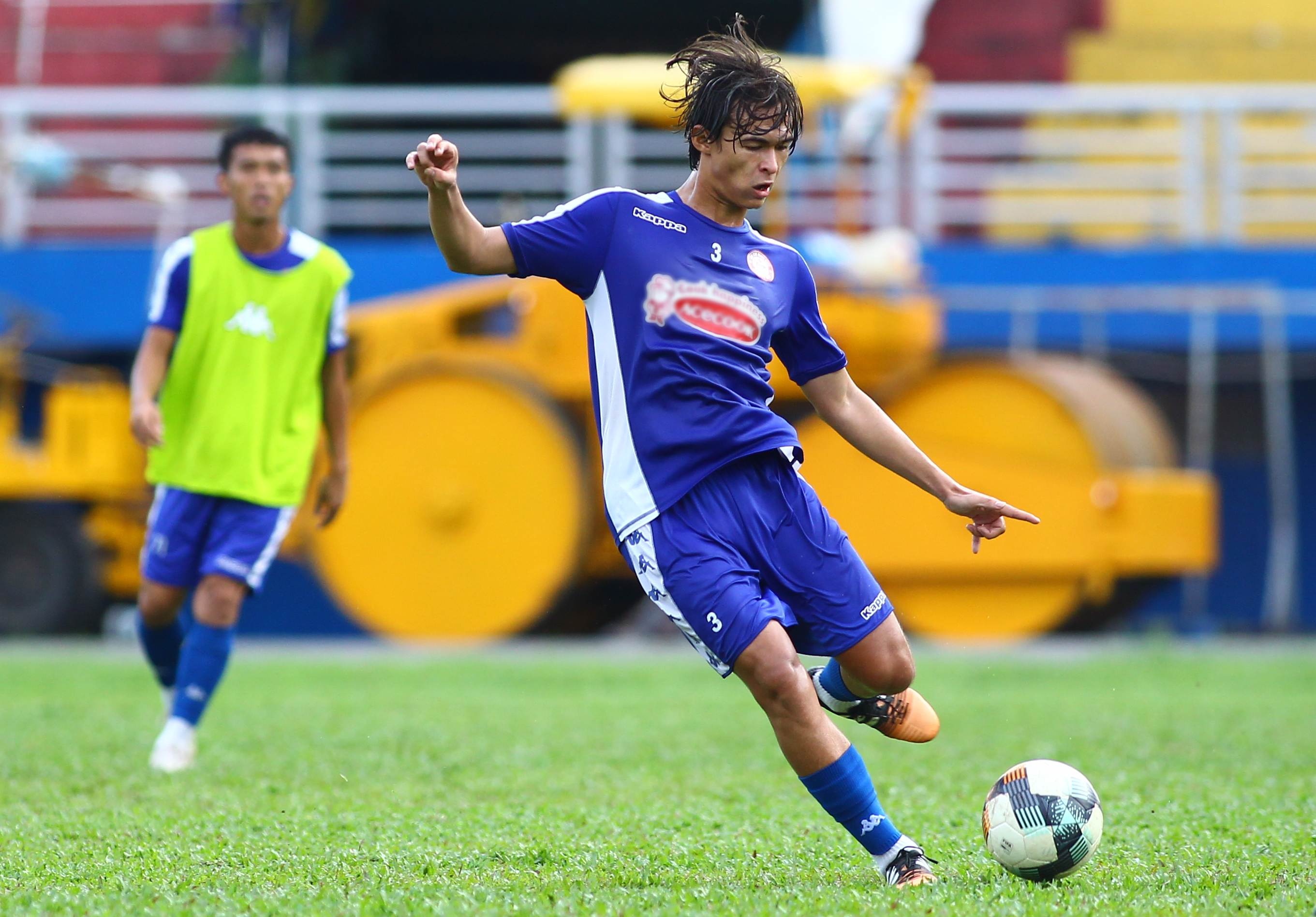 tieu e xal khong dang ky clb tp.hcm anh 1