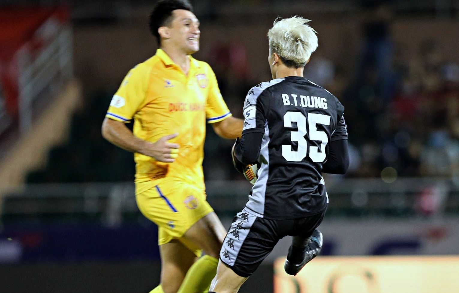 Bui Tien Dung bi Do Merlo chi trich vi da xau hinh anh