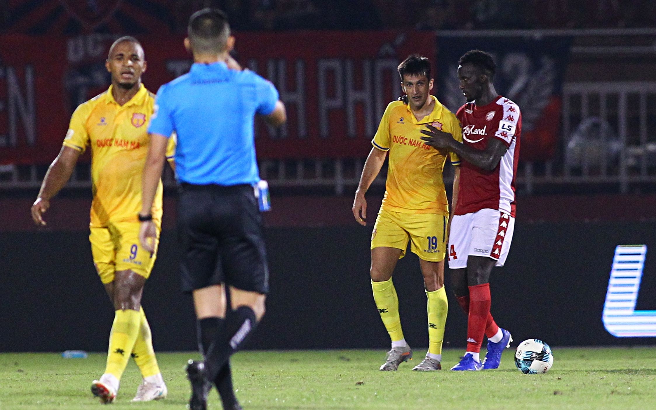 merlo chui bui tien dung anh 4