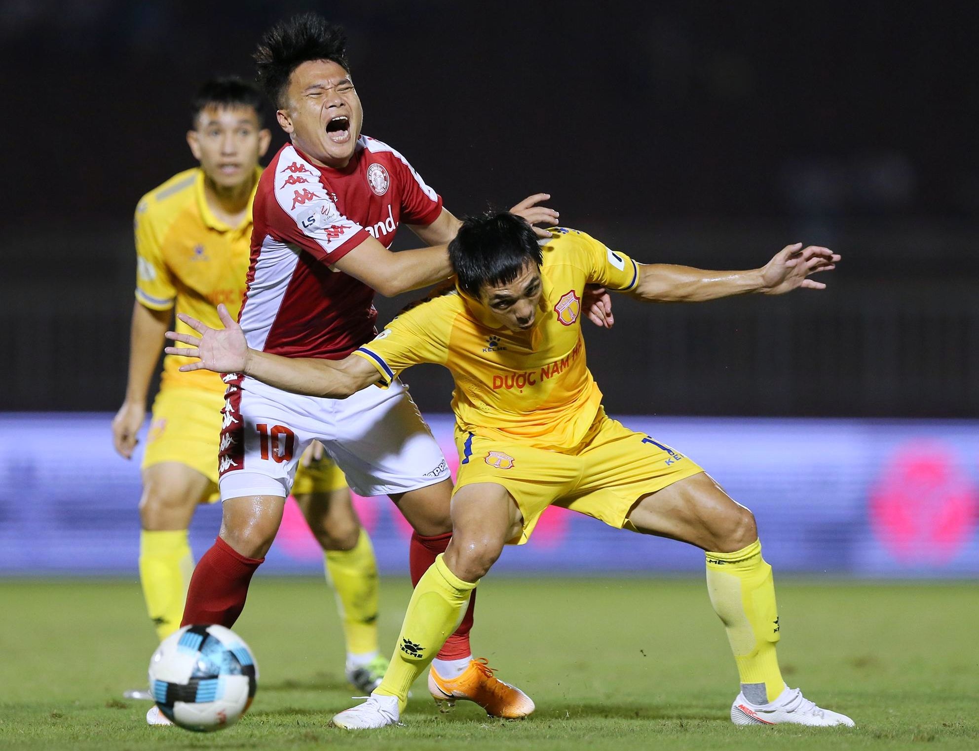 van nhien bat chet cong phuong anh 9