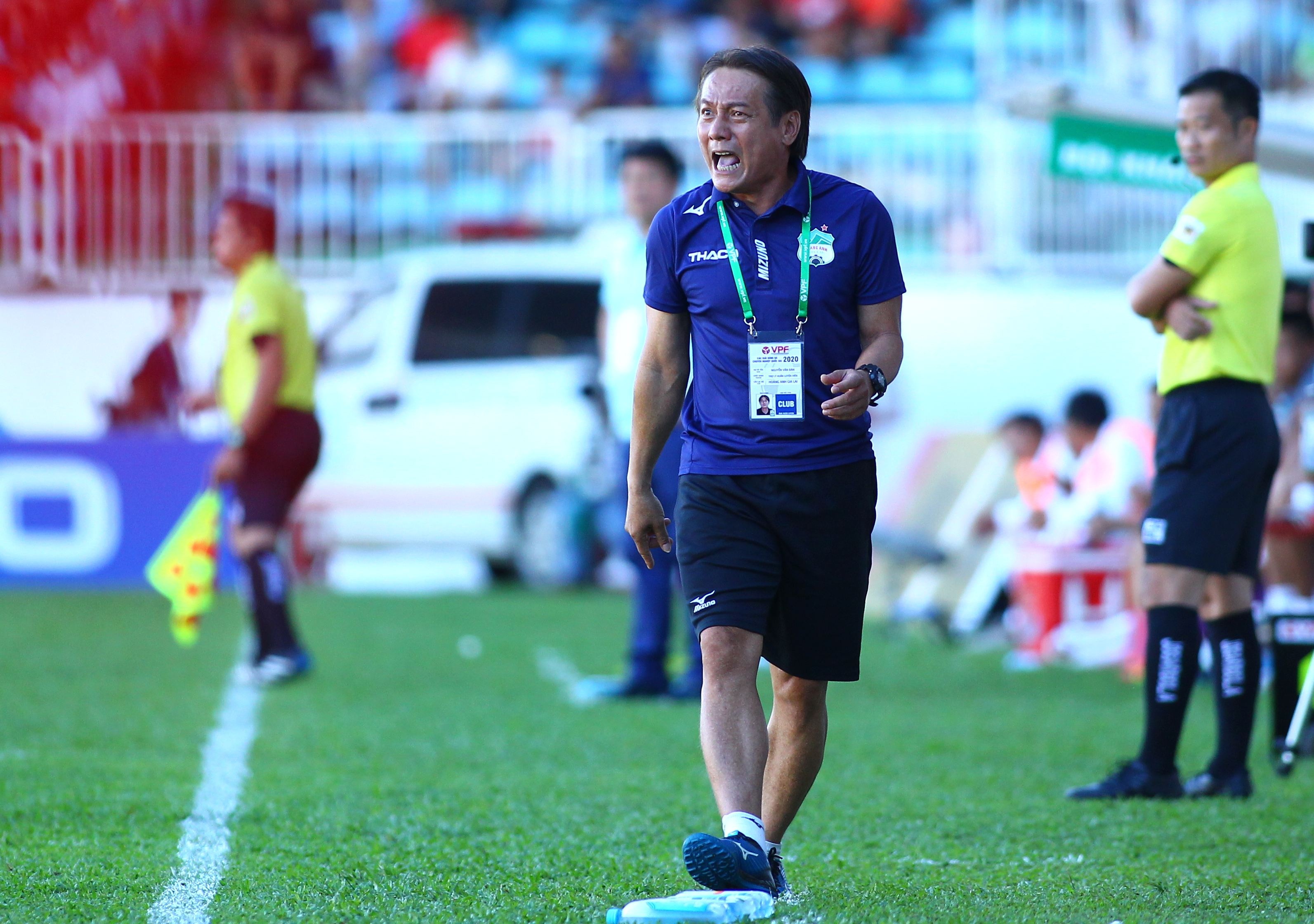 hagl thay huan luyen vien lee tae hoon anh 2