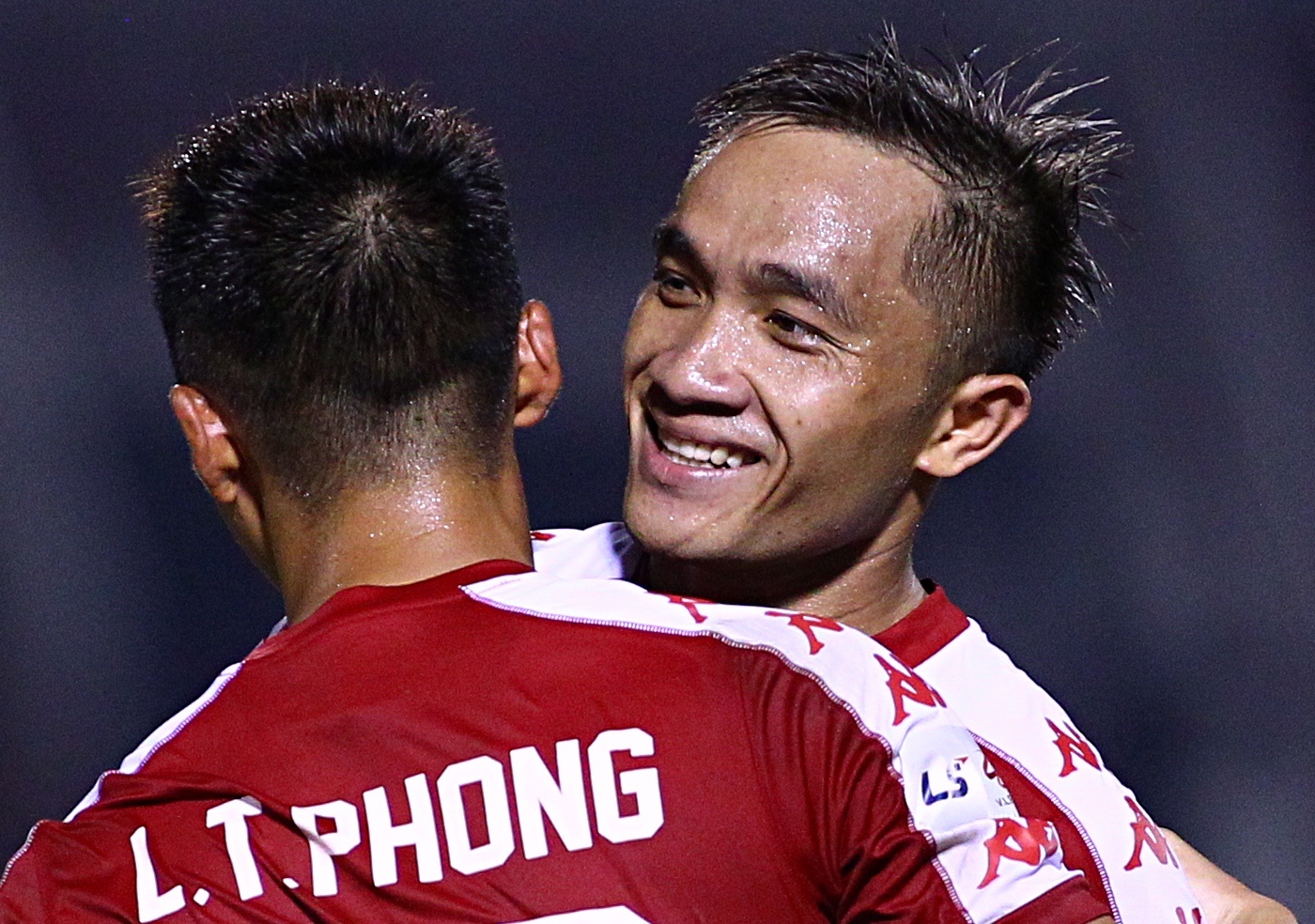 CLB TP.HCM gia han voi Sam Ngoc Duc them 2 nam hinh anh