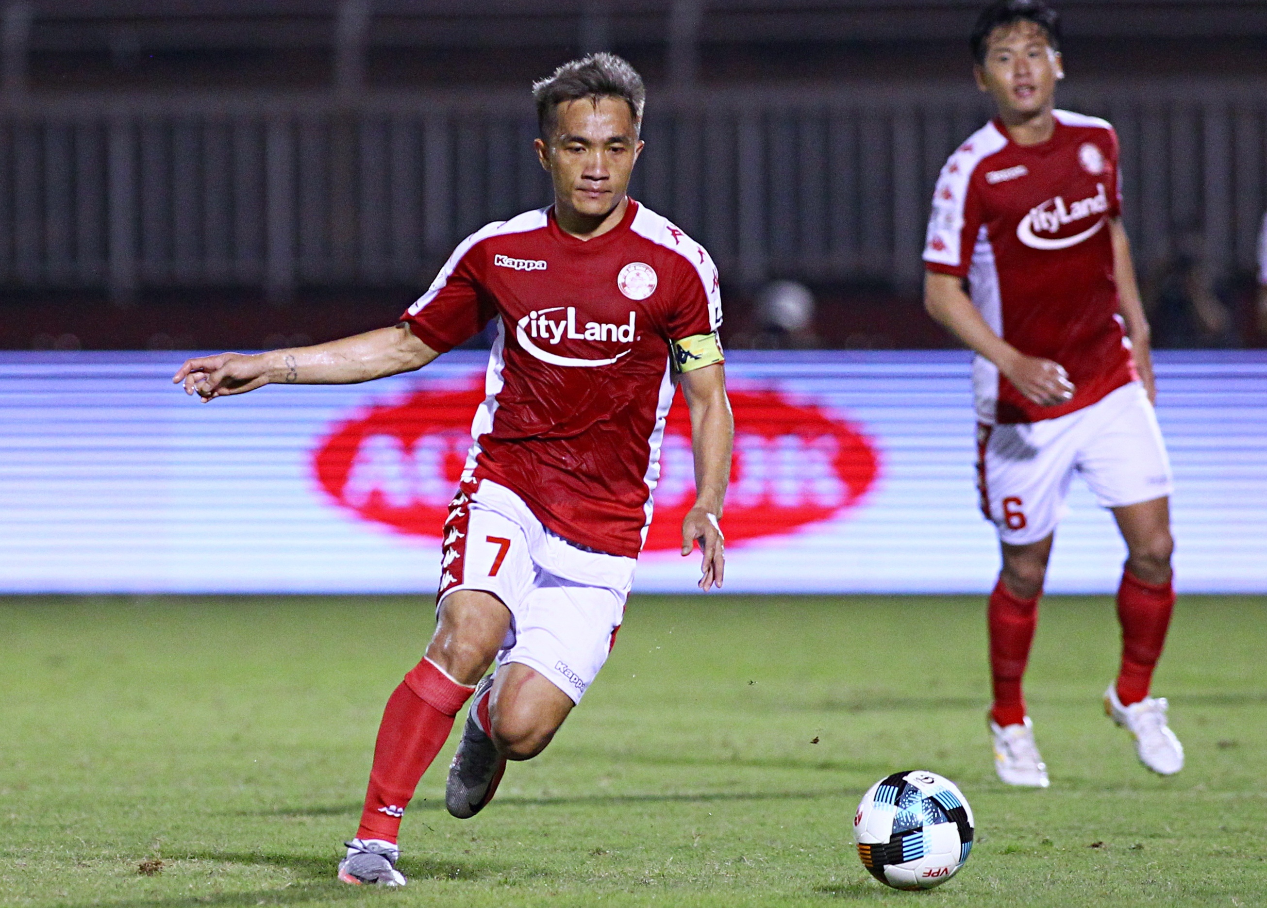 sam ngoc duc gia han clb tp.hcm anh 1