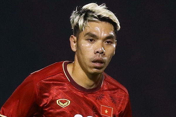 Van Trien, Danh Trung dau quan cho CLB Ryukyu cua Nhat Ban hinh anh