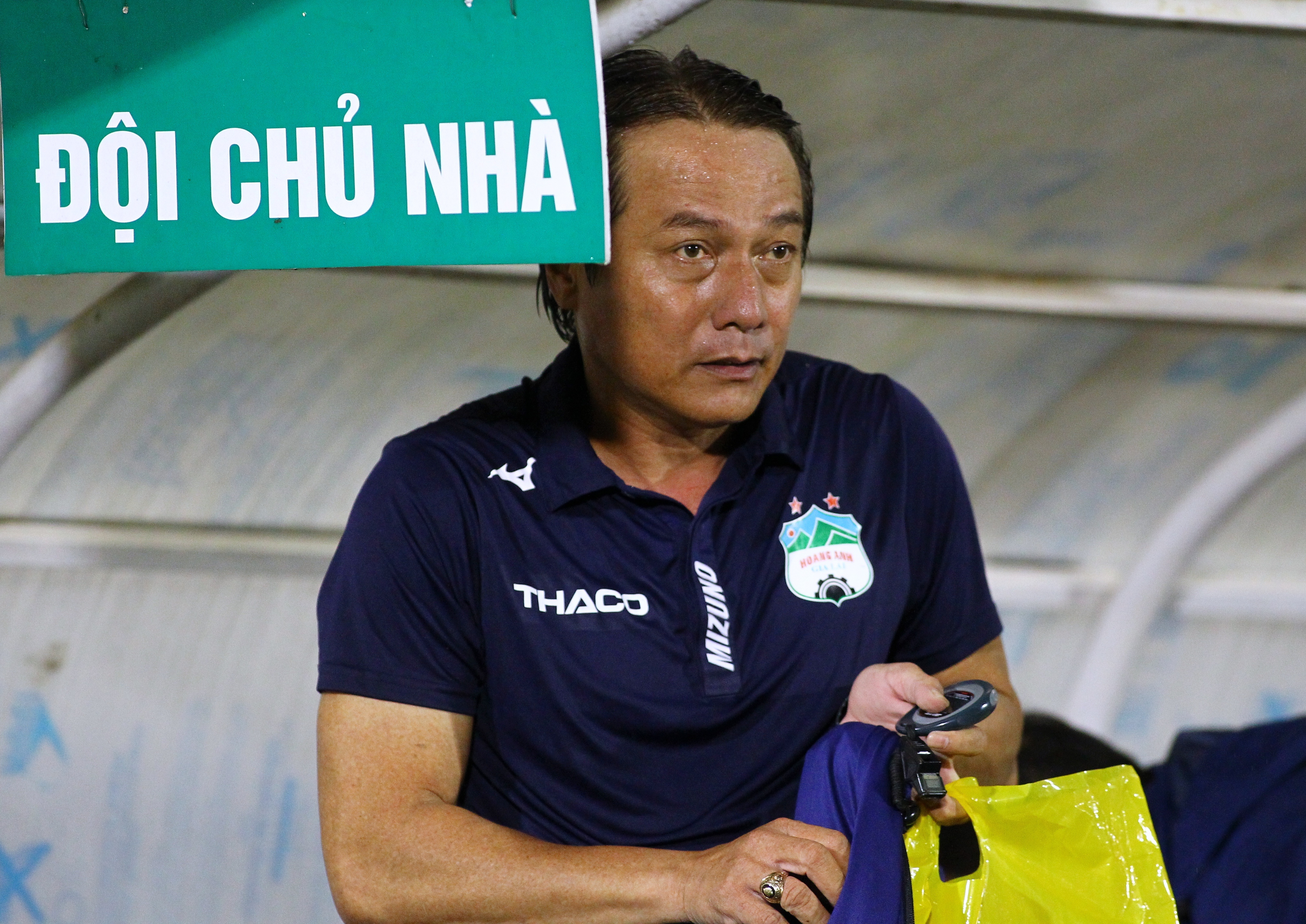 clb tp.hcm vang cong phuong anh 1