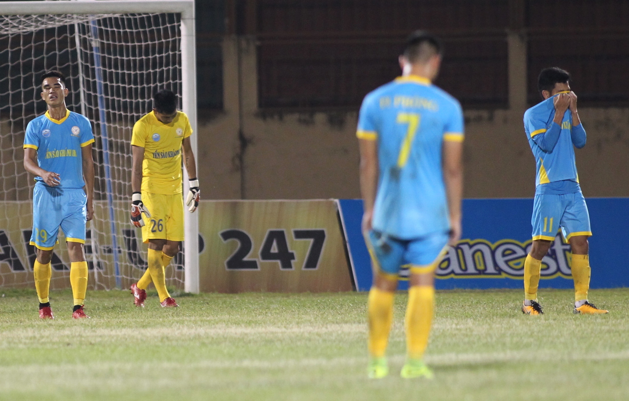 cau thu khanh hoa doa bo giai anh 1