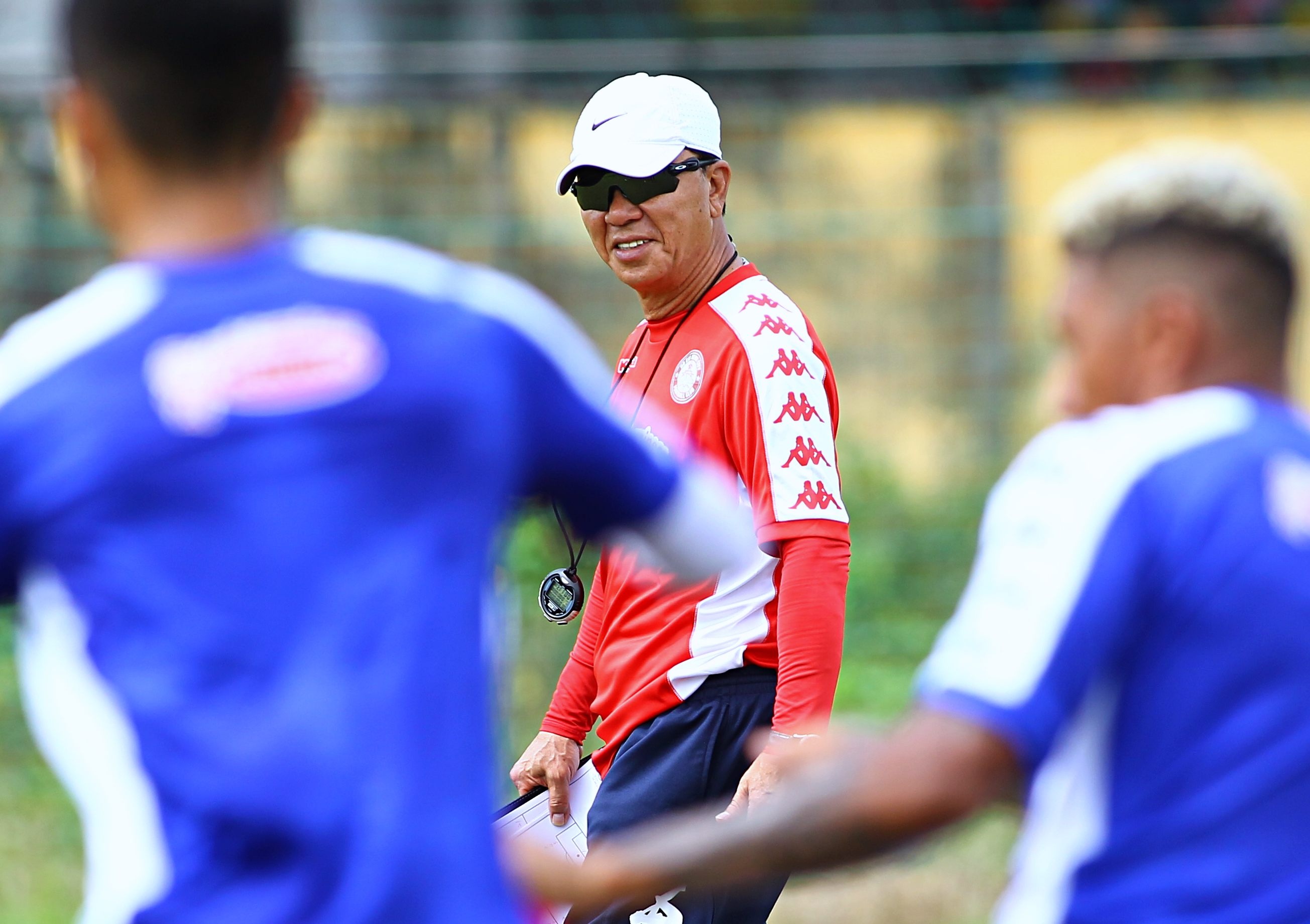 hlv chung hae seong thac mac lich thi dau v.league anh 1