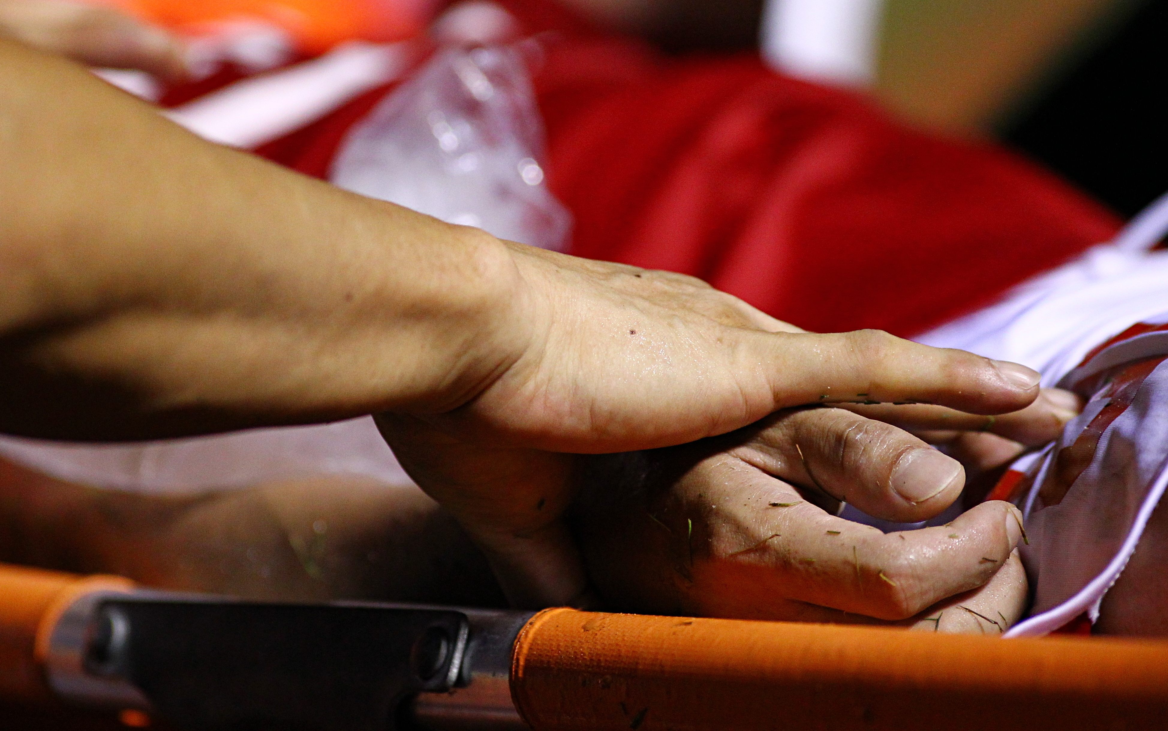 cong phuong dong vien cau thu tp.hcm anh 8