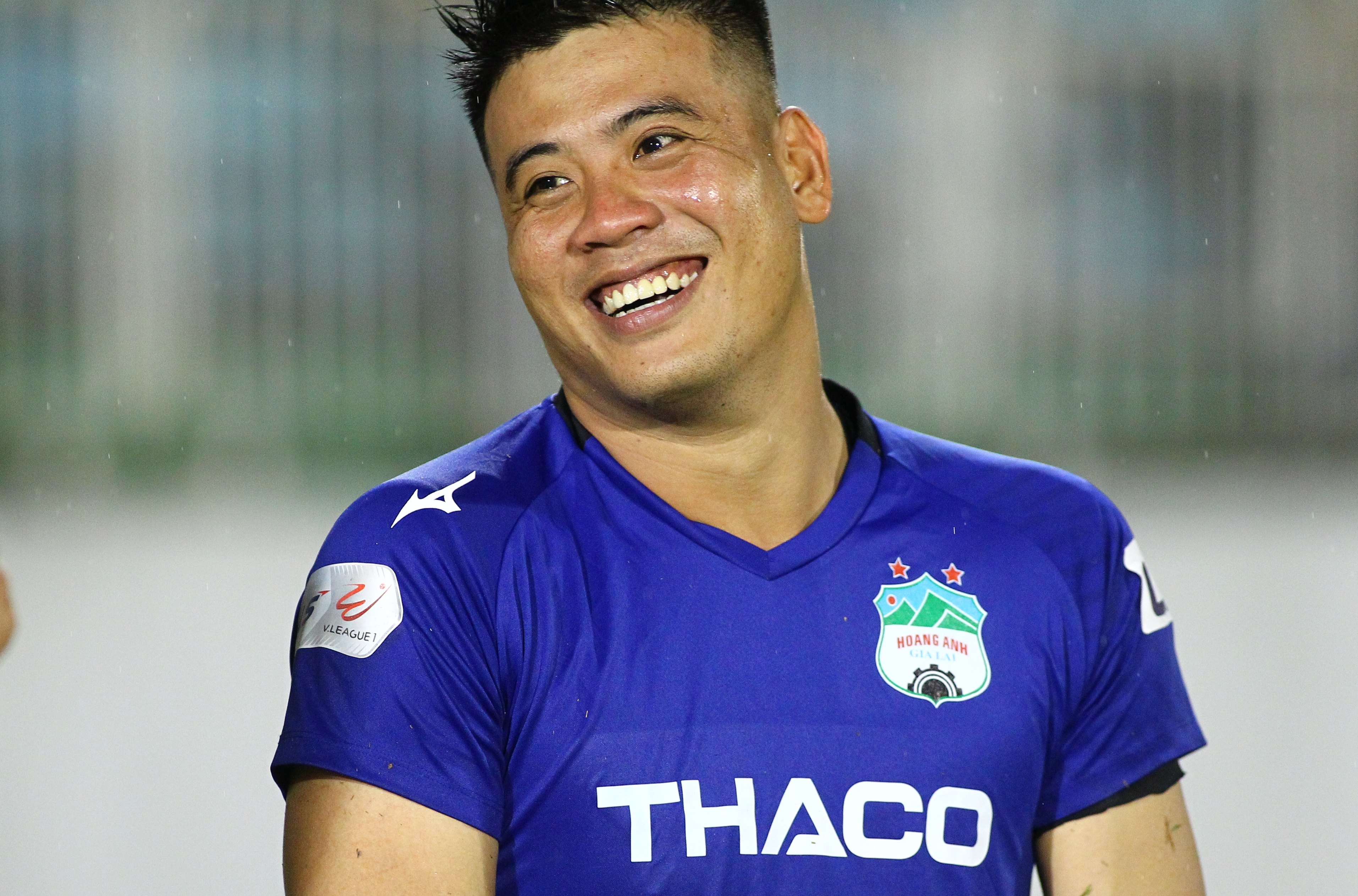 Thu mon HAGL doi dien an ky luat vi xo trong tai hinh anh