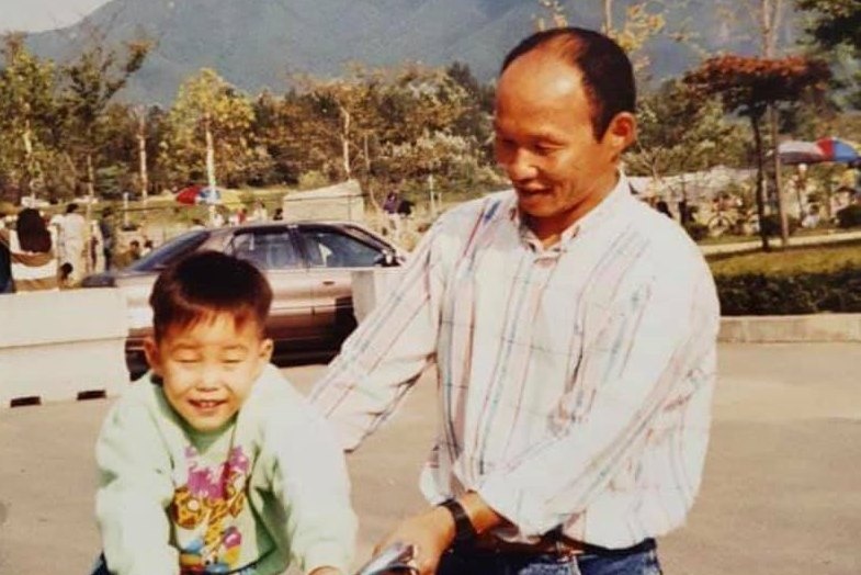 Con trai ong Park dang anh luc tre cua bo hinh anh