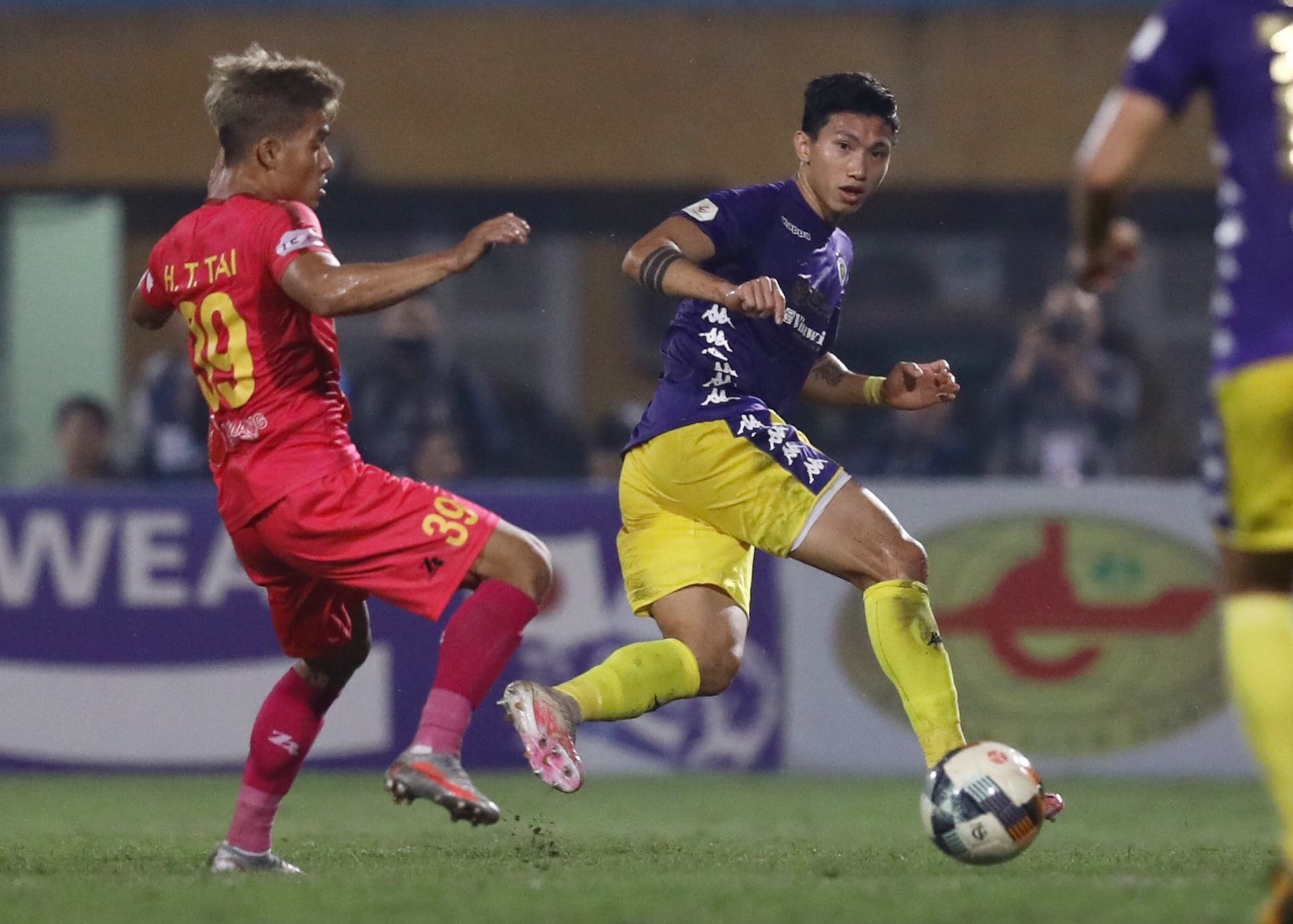 van hau da chinh clb ha noi anh 1