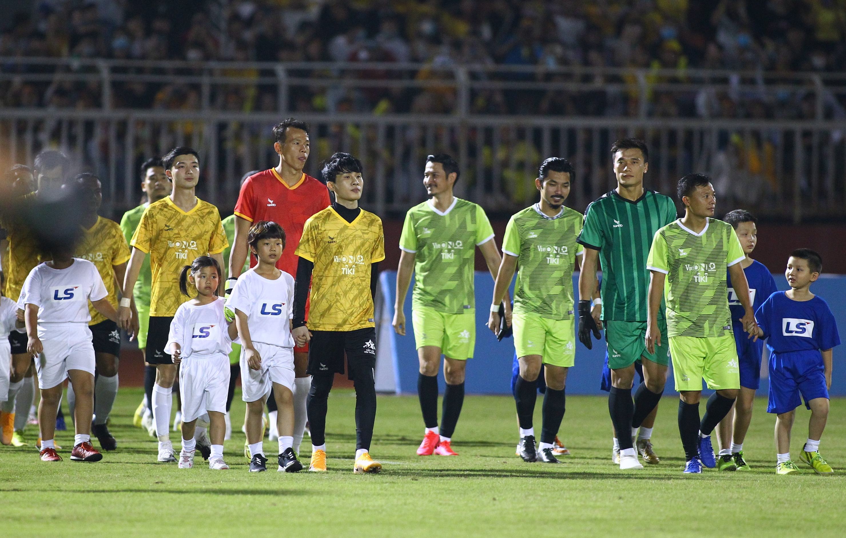 jack sut hut truoc bui tien dung anh 1