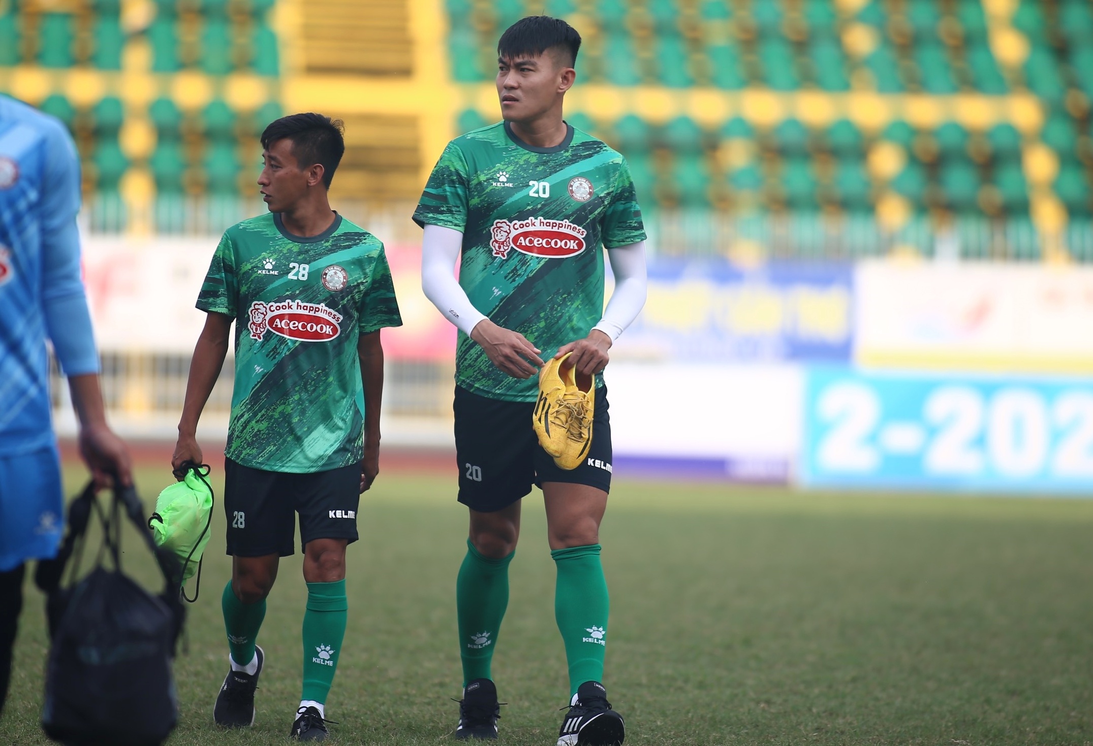 phan thanh hau gia nhap clb tp.hcm anh 5