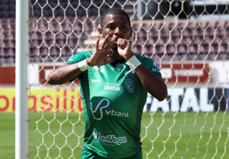 tien dao brazil cua clb tp.hcm anh 1