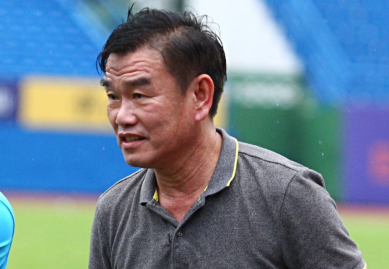 HLV Phan Thanh Hung co chien thang sau khi ky 3 nam voi Binh Duong hinh anh