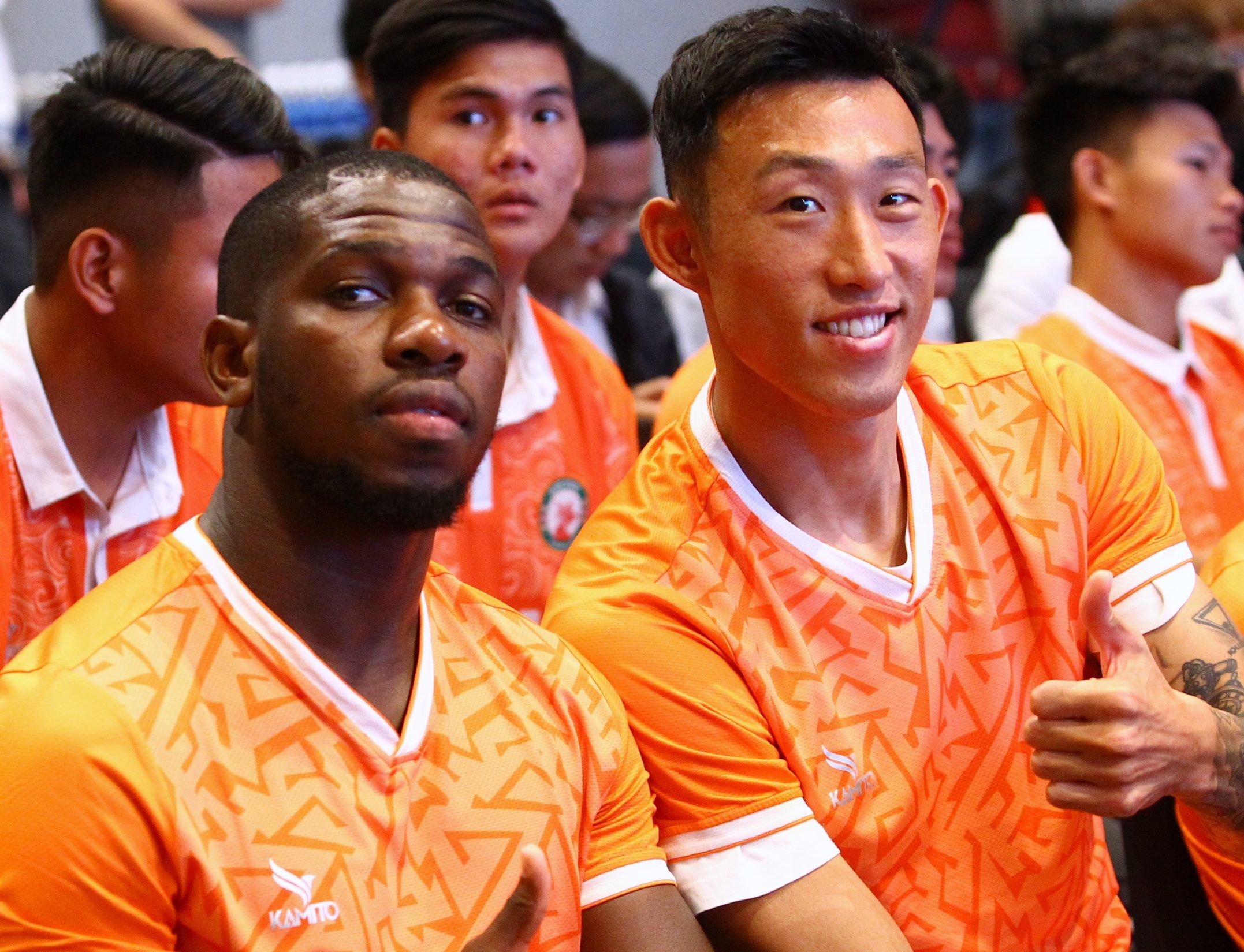 CLB Binh Dinh nhan 300 ty dong va treo thuong ngoi vo dich V.League hinh anh