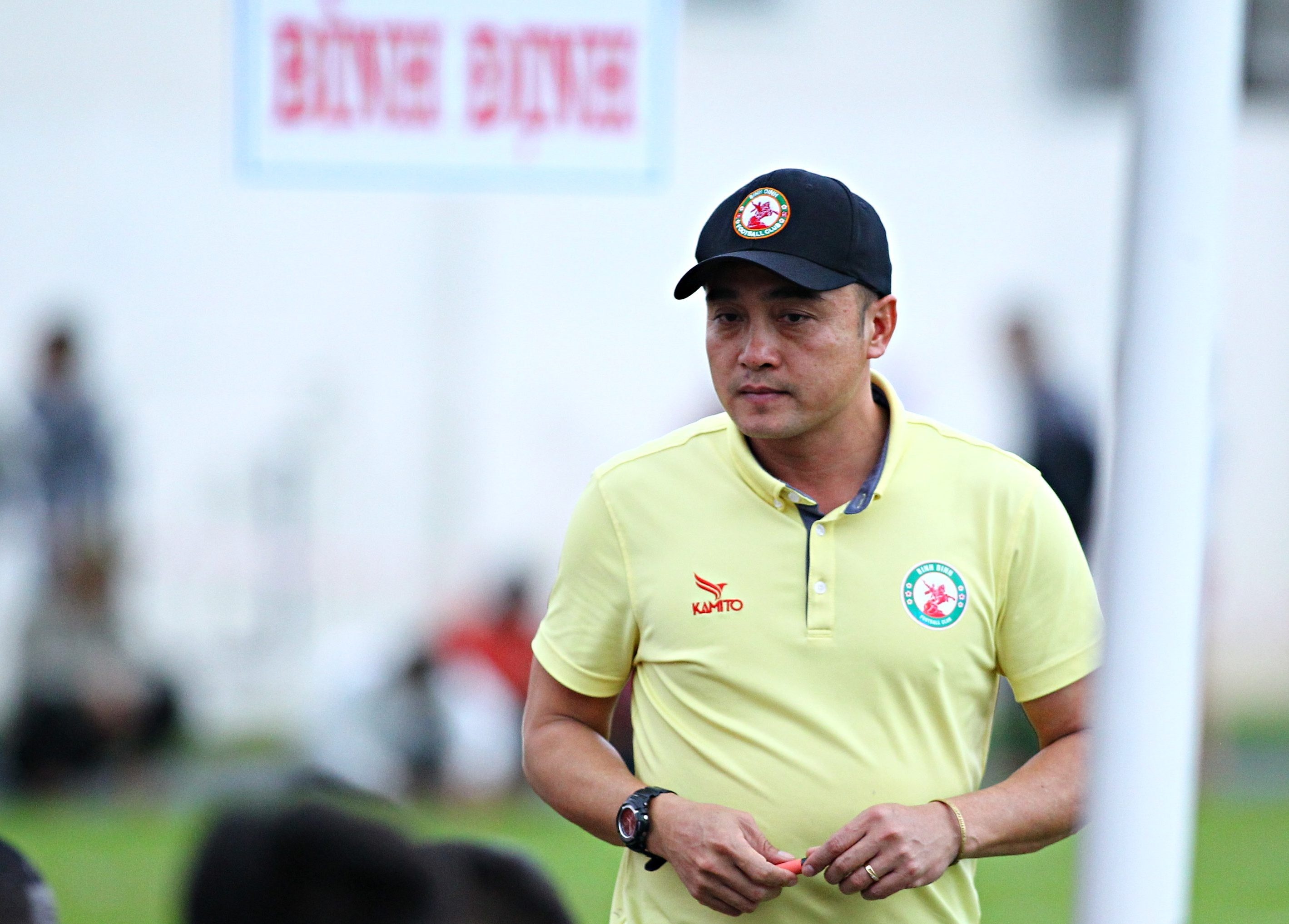 binh dinh gay soc o v league anh 3