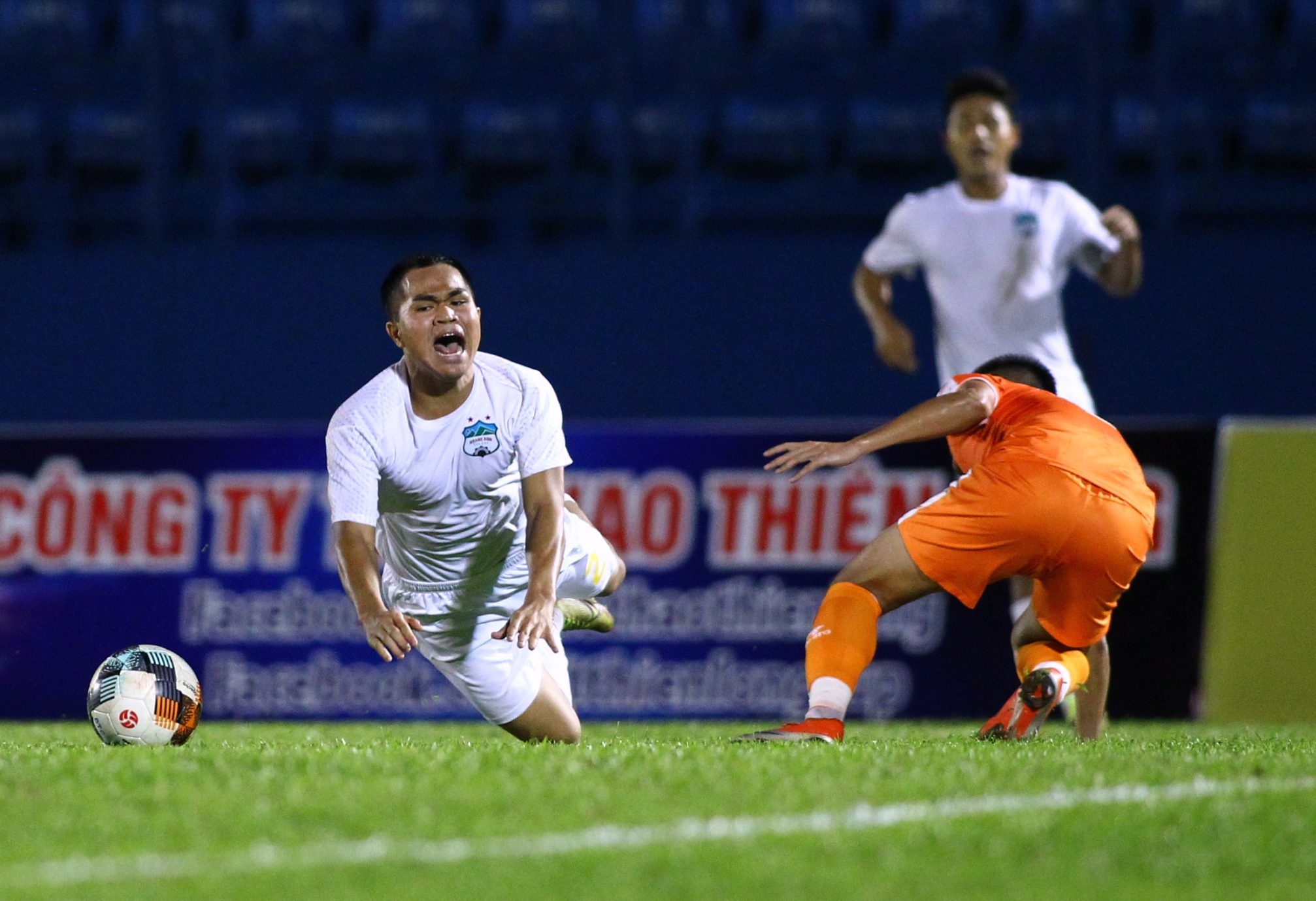 cong phuong hoi quan hagl anh 8