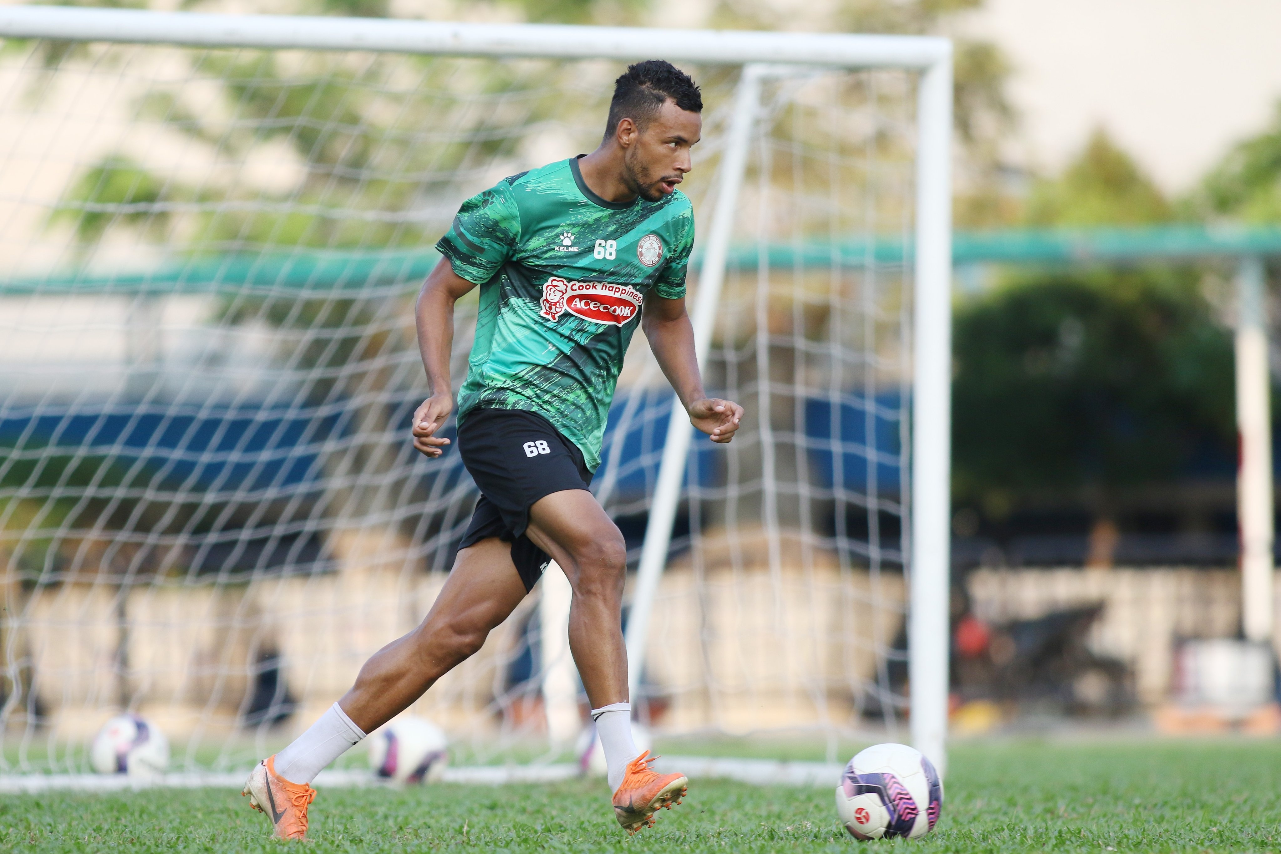 tan binh brazil ra mat clb tp.hcm anh 7