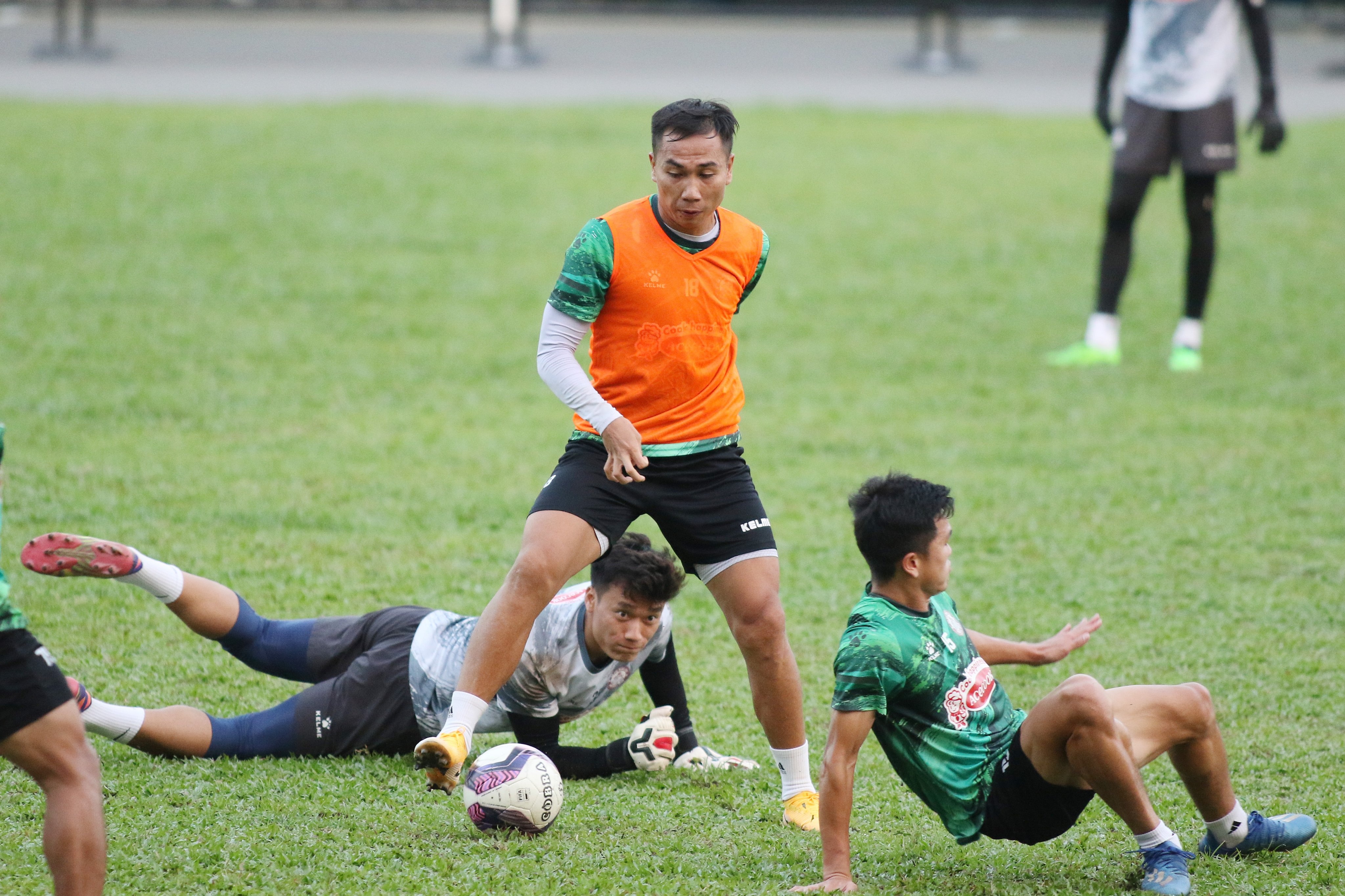 tan binh brazil ra mat clb tp.hcm anh 8