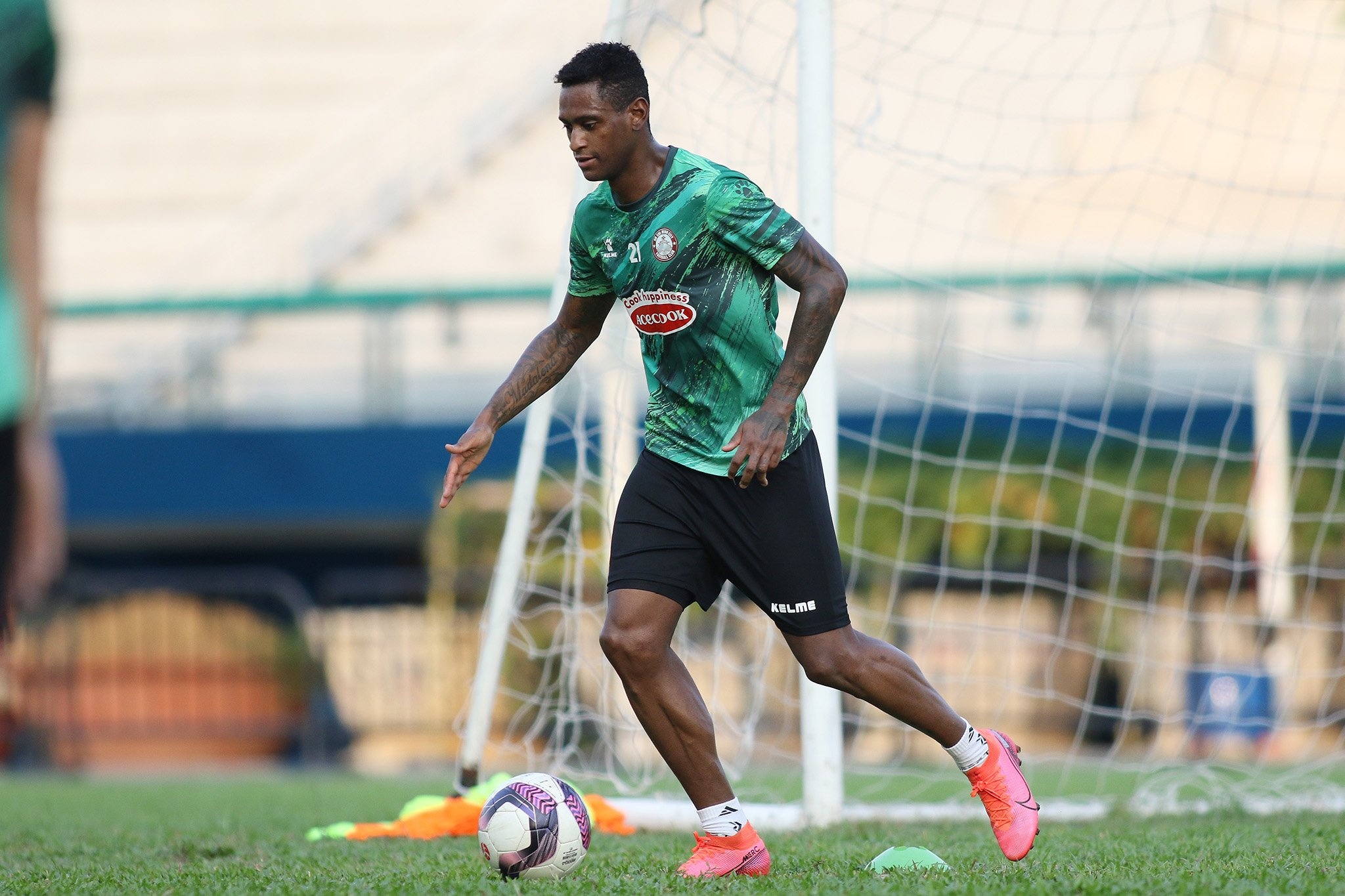 tan binh brazil ra mat clb tp.hcm anh 1