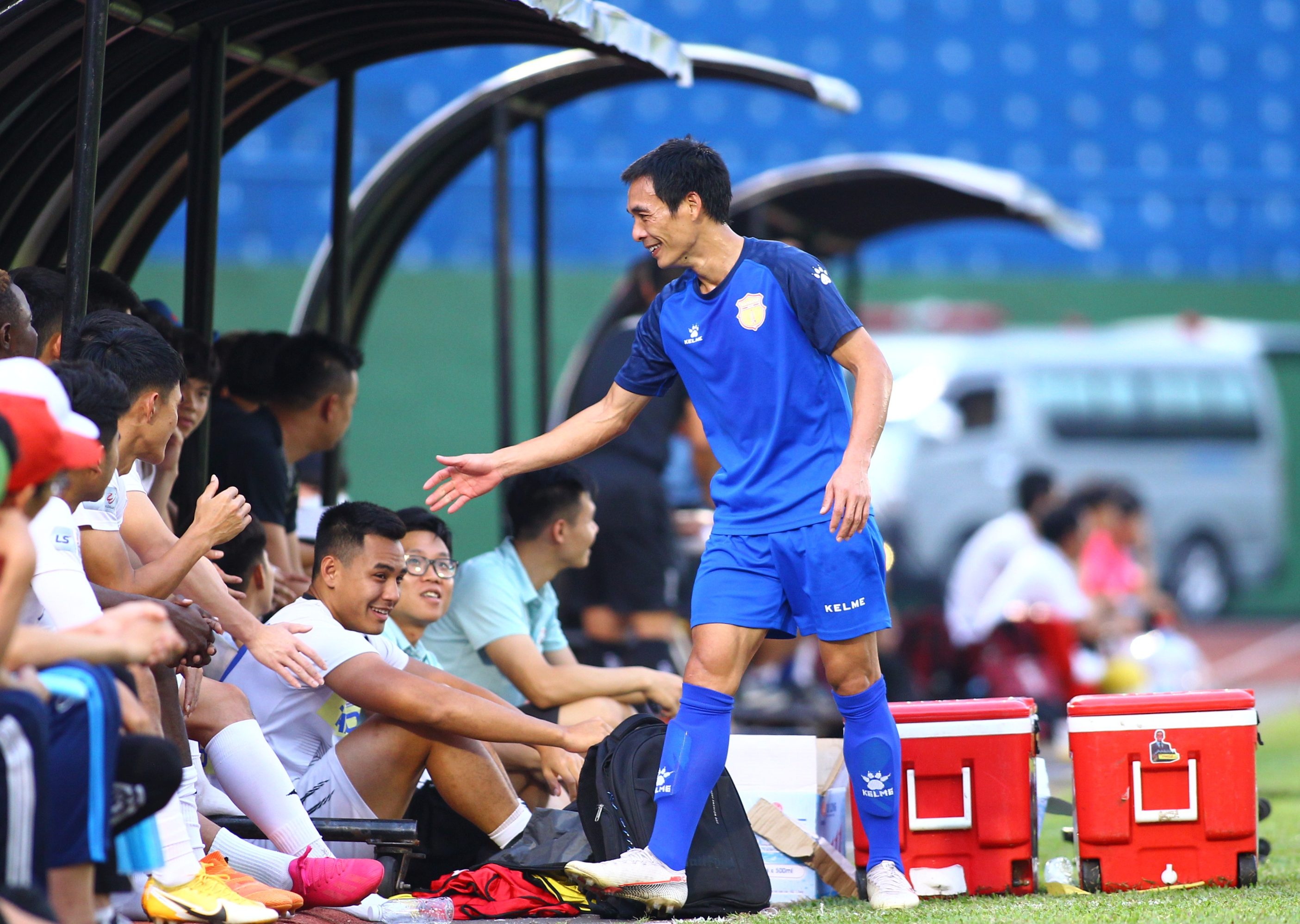 kiatisak gap lai van nhien anh 1