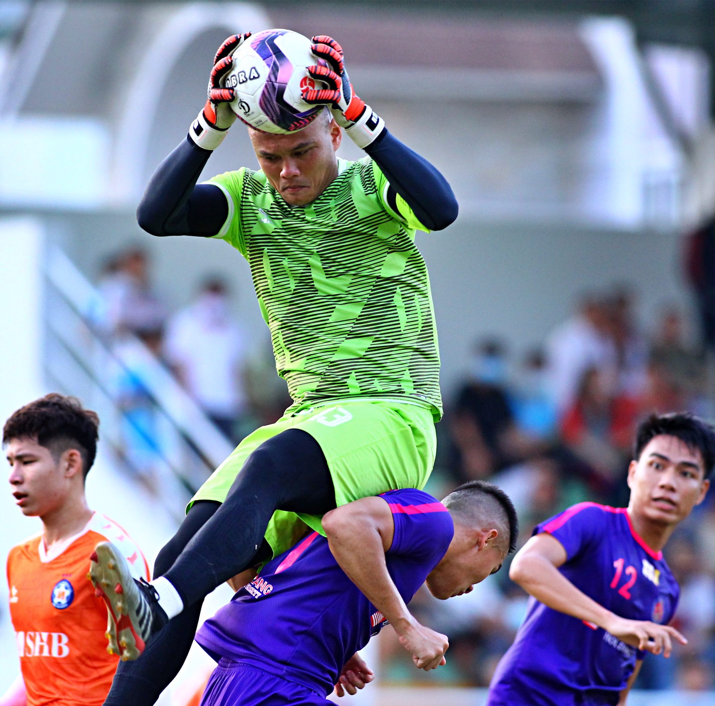 daisuke matsui ghi ban cho sai gon anh 10