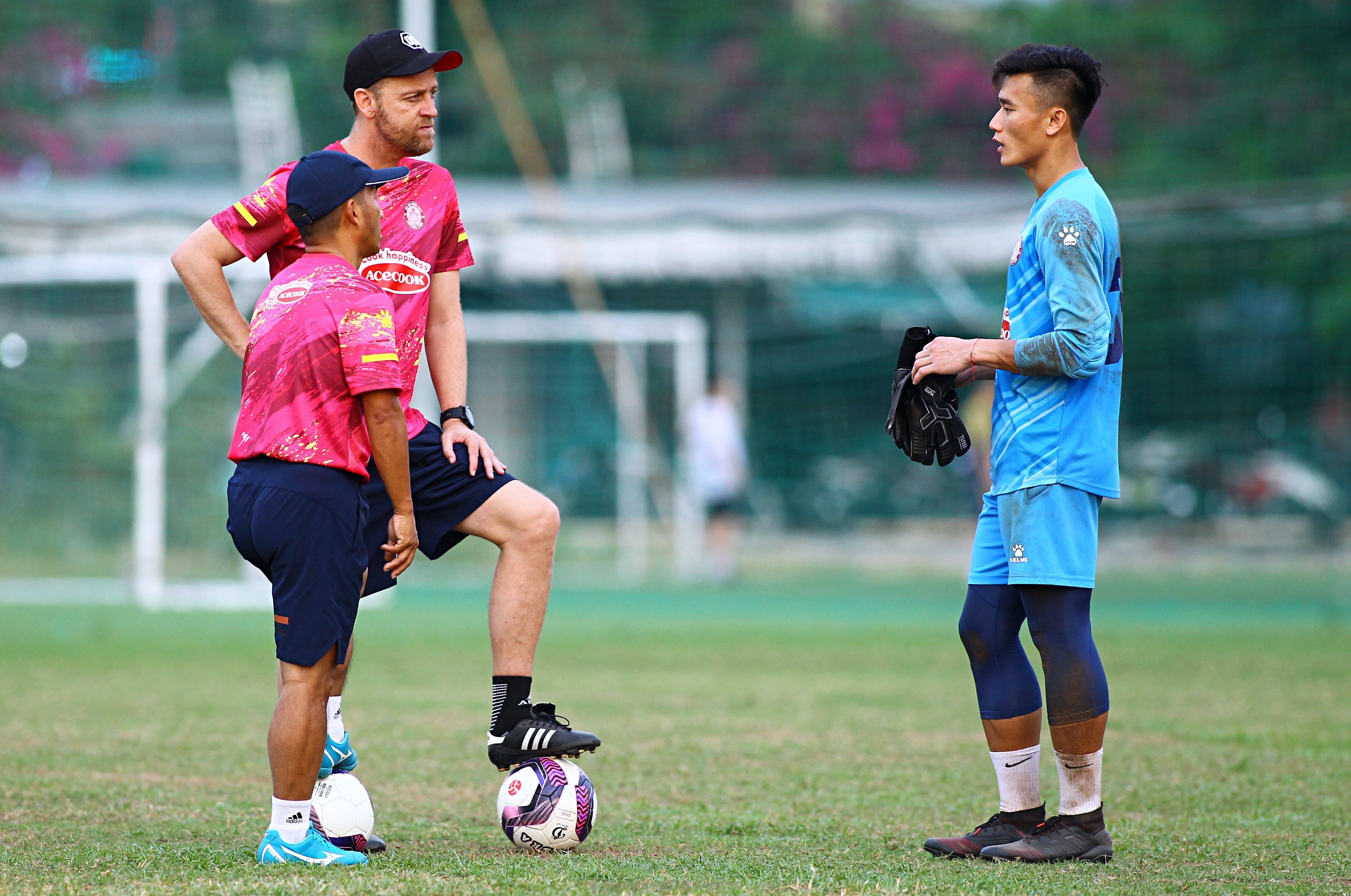 chan sut 8 ty clb tp.hcm anh 10