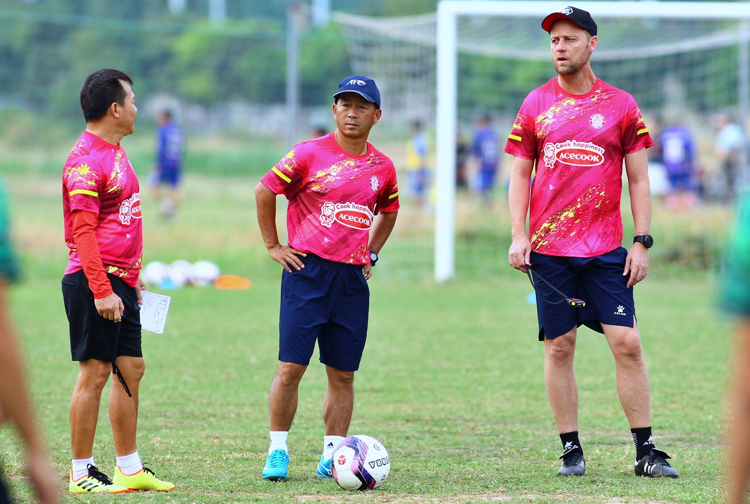 chan sut 8 ty clb tp.hcm anh 8