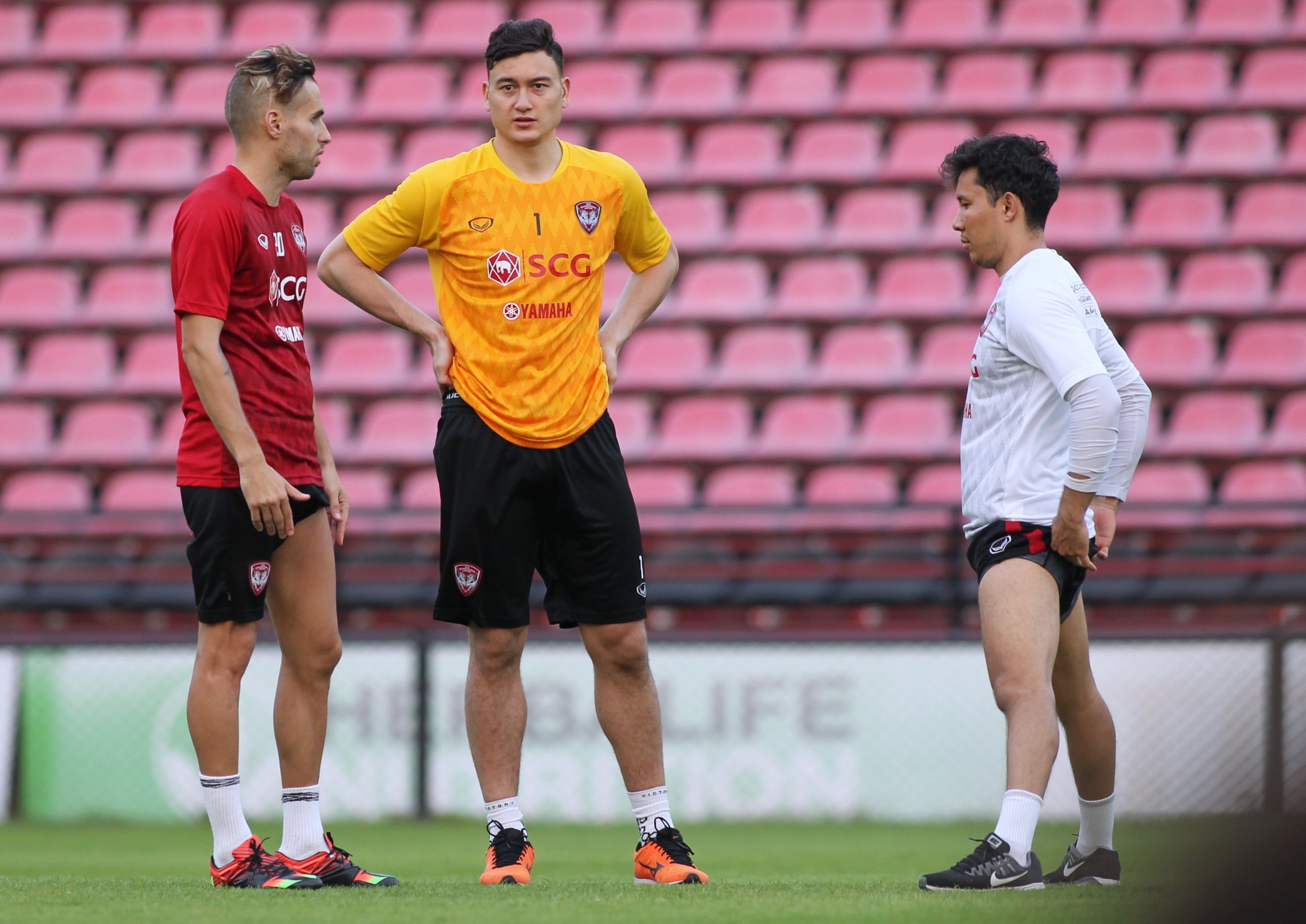 van lam bi kien len fifa anh 2