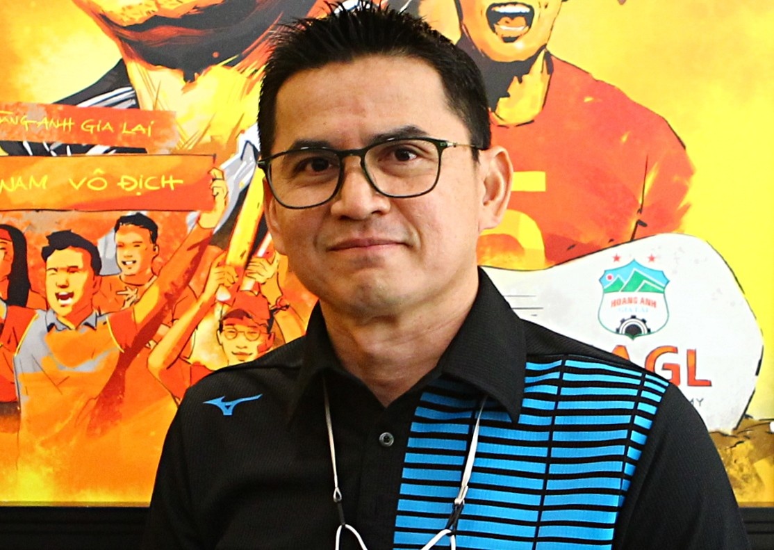 Het ve VIP tran Kiatisak ra mat V.League hinh anh