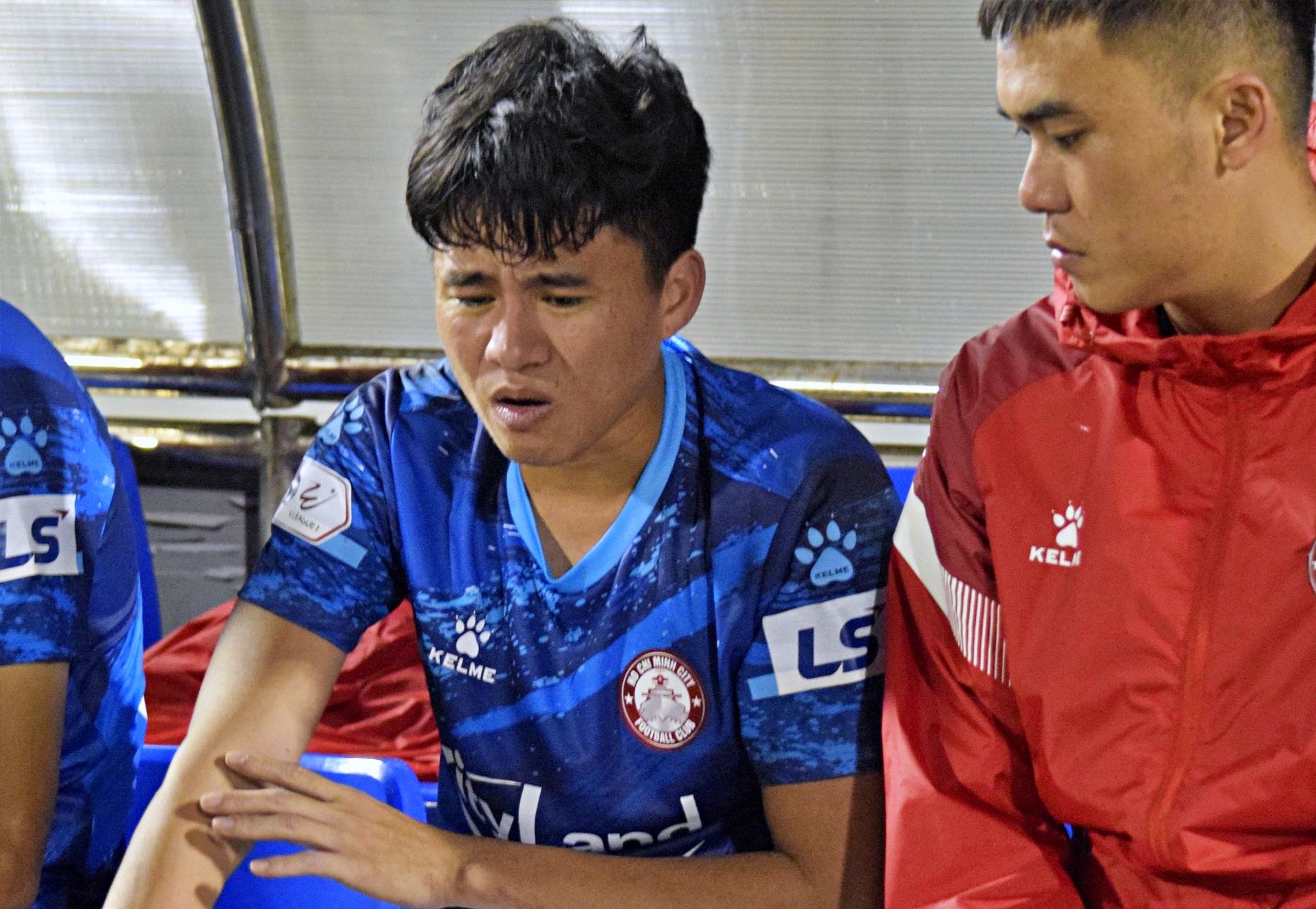 Phan Thanh Hau muon khoc vi phai roi xa san co hinh anh