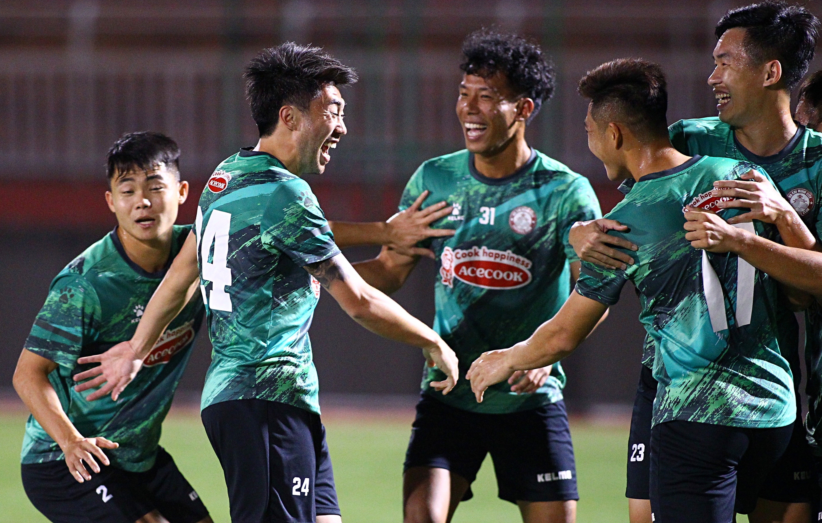 lee nguyen ra mat clb tphcm anh 7