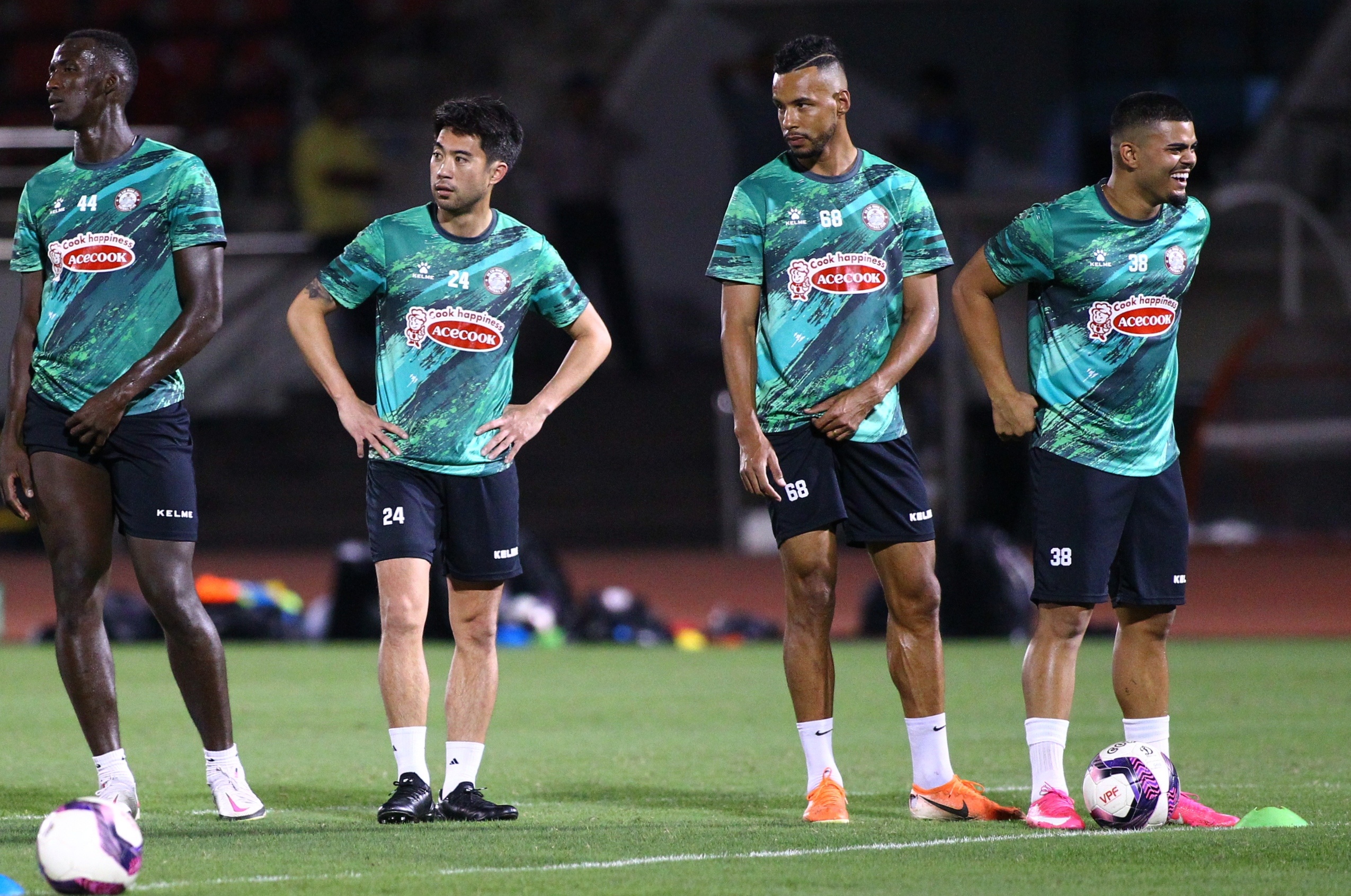 lee nguyen ra mat clb tphcm anh 4