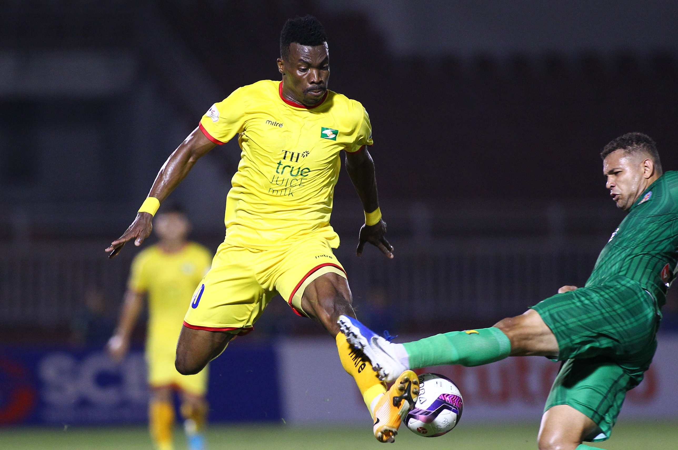 ngoai binh nhat ban 40 tuoi anh 9