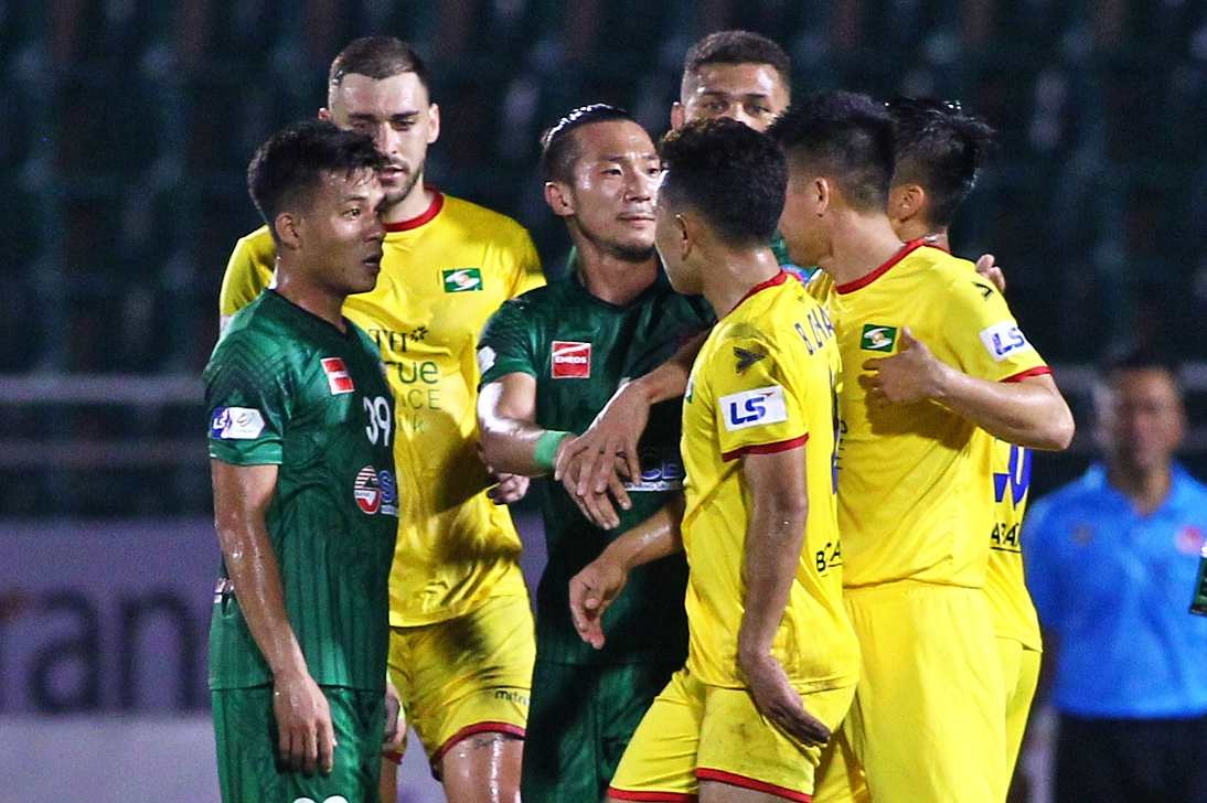 ngoai binh nhat ban 40 tuoi anh 3