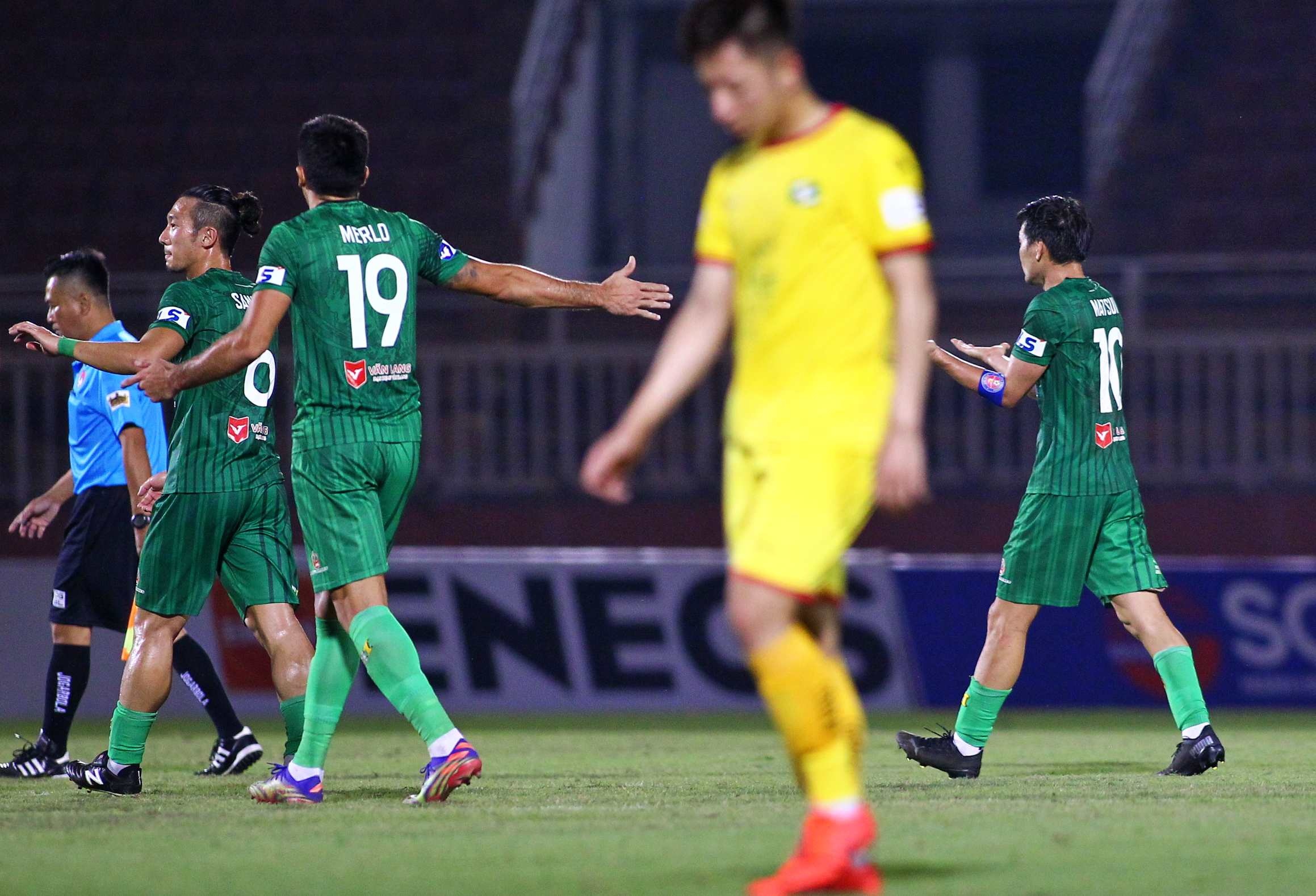 ngoai binh nhat ban 40 tuoi anh 4