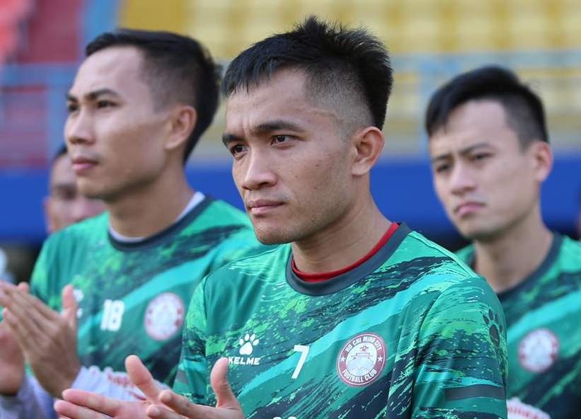 CLB TP.HCM phat 10 trieu dong neu cau thu tang qua mot kg hinh anh