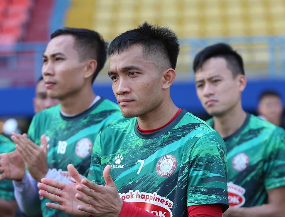 CLB TP.HCM khong thuong luong voi 11 cau thu lan cong hinh anh