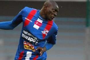 Tien dao Senegal doi CLB Thanh Hoa tra 8,5 ty dong hinh anh