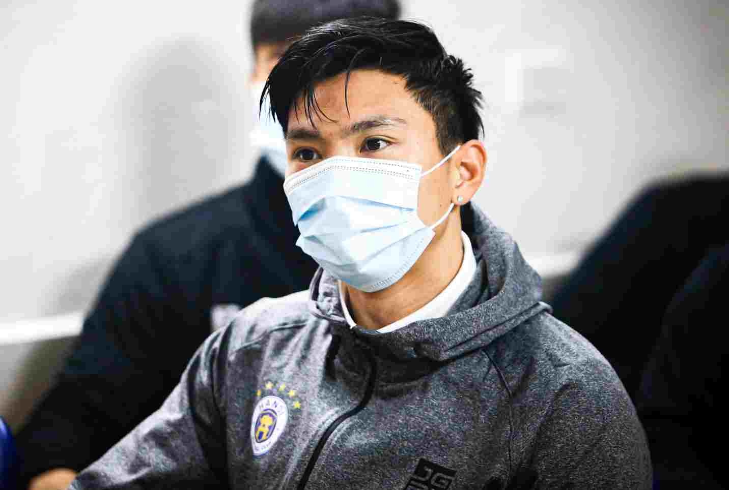 43 thanh vien CLB Ha Noi am tinh voi SAR-CoV-2 hinh anh