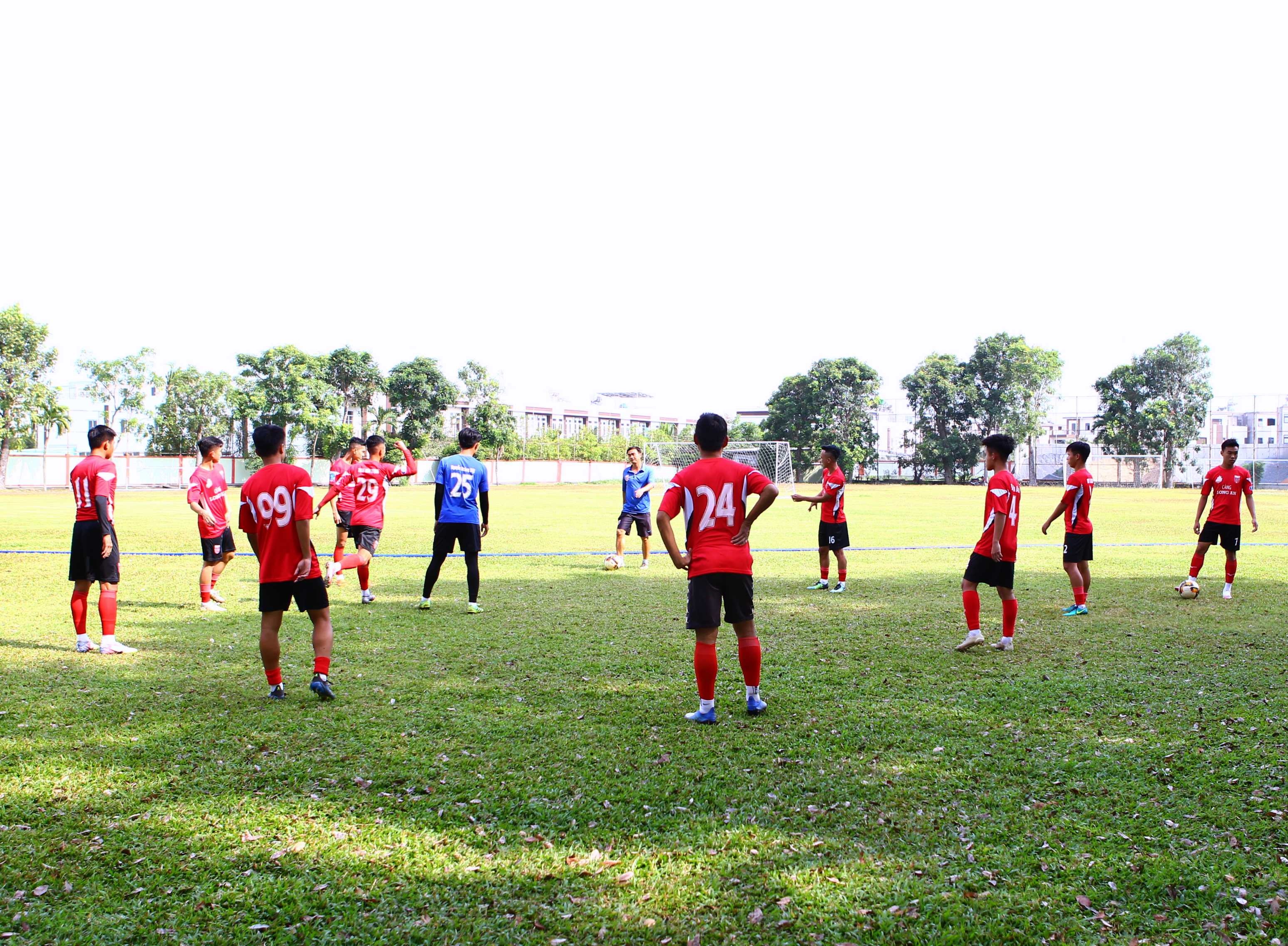 anh duc ra mat clb long an anh 1