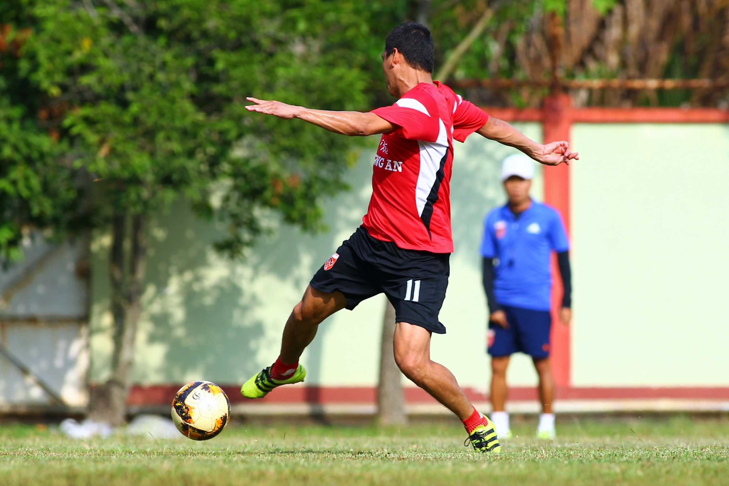 anh duc ra mat clb long an anh 7