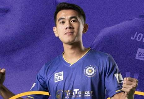 Van Kien tiep tuc khoac ao CLB Ha Noi den nam 2023 hinh anh